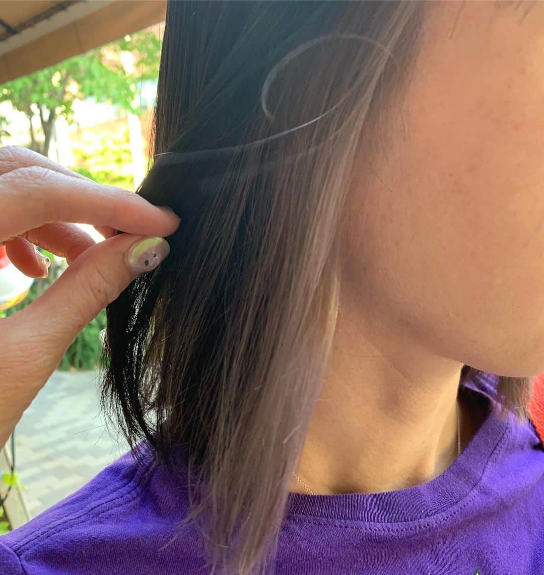 【北堀江・美容室 peaks hair】のインスタグラム：「ㅤㅤㅤㅤㅤㅤㅤㅤㅤㅤㅤㅤㅤ ㅤㅤㅤㅤㅤㅤㅤㅤㅤㅤㅤㅤㅤ イヤリングカラー🌻 ㅤㅤㅤㅤㅤㅤㅤㅤㅤㅤㅤㅤㅤ 【クリーミーベージュ】 ㅤㅤㅤㅤㅤㅤㅤㅤㅤㅤㅤㅤㅤ チラッと見える感じが可愛いですね！！ ㅤㅤㅤㅤㅤㅤㅤㅤㅤㅤㅤㅤㅤ stylist オクノ ㅤㅤㅤㅤㅤㅤㅤㅤㅤㅤㅤㅤㅤ  #peakshair #ピークスヘアー#堀江#北堀江#美容室#Instagood#Instahair#hairstyle#Instafashion#イルミナカラー#小顔#美意識#おしゃれな人と繋がりたい#おしゃれ#お洒落#ヘアアレンジ#ヘアスタイル ㅤㅤㅤㅤㅤㅤㅤㅤㅤㅤㅤㅤㅤ」