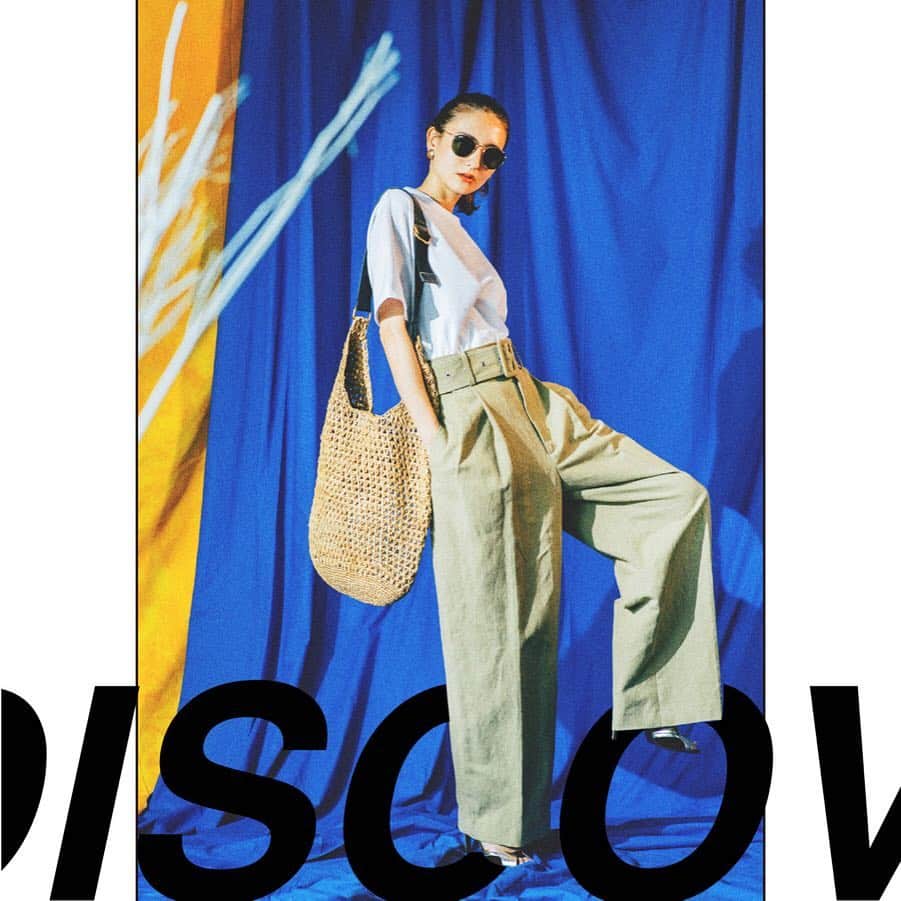 NEWoMan_officialさんのインスタグラム写真 - (NEWoMan_officialInstagram)「. . 【NEWoMan×ELLI-ROSE】 . -DISCOVER- "エリーローズが発見するNEWoManの夏。" 「オシャレしたい気分の時は、足元にヒールを持ってきて、ハンサムなパンツルックも女性らしい印象に仕上げたいですね」by ELLI-ROSE . Drawing Numbers　3F #TSHIRT〈#SINME 〉¥14,000 #PANTS〈#INSCRIRE 〉¥59,000 #PUMPS〈#PIERREHARDY 〉¥115,000 #BAG〈#apoint 〉¥18,000 #SUNGLASSES〈#RayBan 〉¥21,000 #PIERCE〈#FAYANDRADA 〉¥19,000 ＋tax . ※商品の数には、限りがございます。品切れの際はご容赦願います。 #DISCOVER #DrawingNumbers #ドローイングナンバーズ #ELLIROSE #エリーローズ #NEWoMan #SUMMER #夏服 #outfit #today #tokyo #shinjuku #ニュウマン #新宿 #fashion」6月28日 12時09分 - newoman_shinjuku