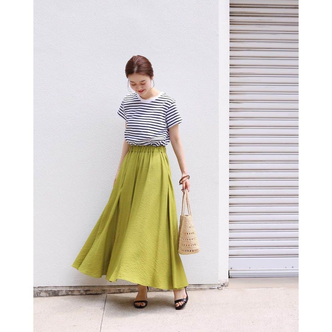 IENAさんのインスタグラム写真 - (IENAInstagram)「∥ LUMINE&二子玉川店限定！∥﻿ ﻿ 夏の訪れを感じさせる﻿ 爽やかなカラーバリエーション。﻿ イージーなデザインで着心地も快適。﻿ ﻿ ﻿ ﻿ 🌻Recommended.1﻿ “バックカシュクールワンピース&サーキュラースカート”﻿ ﻿ レーヨン、ナイロン、麻でできた素材は、手洗いもできる優れもの✨柔らかな質感は、肌触りも優しく真夏でも快適です。﻿ ﻿ ﻿ dress【IENA】¥18,000+tax﻿ no.19040900300020﻿ ﻿ skirt【IENA】¥15,000+tax﻿ no.19060900300020﻿ ﻿ ﻿ ﻿ 🌻Recommended.2﻿ “Tシャツいろいろ”﻿ ﻿ 大人っぽく着られるシンプルなロゴのTシャツ。ルーズシルエットや、コンパクトできれいめなものまでバリエーション豊富！お気に入りをぜひ見つけてみては❤︎﻿ ﻿ “c’est pas grave”【IENA】¥7,500+tax﻿ no.19070900601010﻿ ﻿ “mer”【IENA】¥7,500+tax﻿ no.19070900446020﻿ ﻿ “île”【IENA】¥9,000+tax﻿ no.19070900602010﻿ ﻿ ﻿ ﻿ ﻿ ﻿ ｜展開店舗｜﻿ ﻿ ルミネ各店﻿ 二子玉川店﻿ ベイクルーズストア﻿ ﻿ 全て販売中です❣️﻿ ﻿ ﻿ #iena﻿﻿﻿﻿﻿ #iena_summer﻿ #baycrewsstore」6月28日 12時30分 - iena_jp