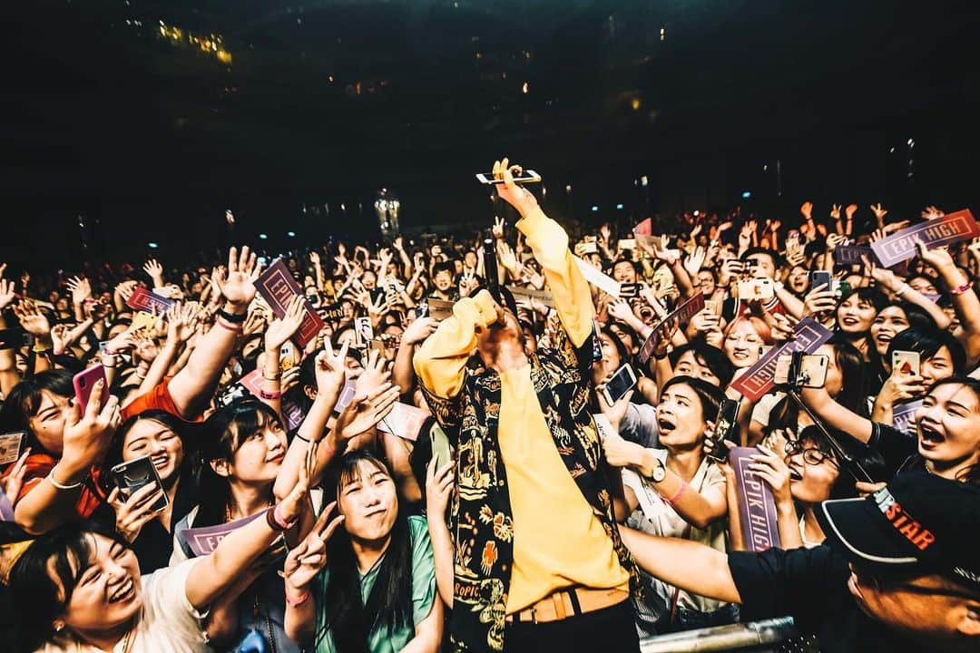 ミスラ・ジン さんのインスタグラム写真 - (ミスラ・ジン Instagram)「Epik High in HONG KONG!!! #epikhightour2019 #hongkong #에픽하이 #홍콩」6月28日 12時38分 - realmithrajin