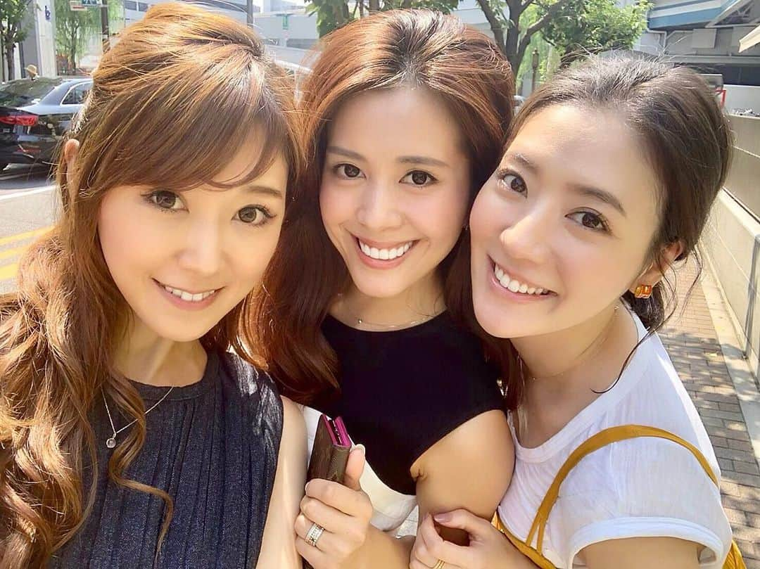 黒田麻理耶さんのインスタグラム写真 - (黒田麻理耶Instagram)「. お初❤️🧡💛3人💁‍♀️ . るりぴょんが引き合わせてくれて 奈沙ちゃんと初めてゆっくりお喋りできた日😊 . 2人が初めての「セントル・ザ・ベーカリー」へ🍞💕 . 3人でシェアしたものは… #フルーツサンド  #フレンチトースト  #ルーベンサンドイッチ . やっぱりここはパンが美味しいから 焼かないサンドイッチがオススメだと思う🤔🍞 . 奈沙ちゃんの食べっぷりに惚れた日😍❤️ さっそくまた集まって朝活したいよ〜🌞🍴 . #セントルザベーカリー  #centrethebakery #銀座  #銀座一丁目  #パン屋  #サンドイッチ #カフェ  #パン  #パンが好き #1985年生まれ  #同い年 #sandwich  #cafe  #bakery  #Ginza」6月28日 13時06分 - mariya_kuroda