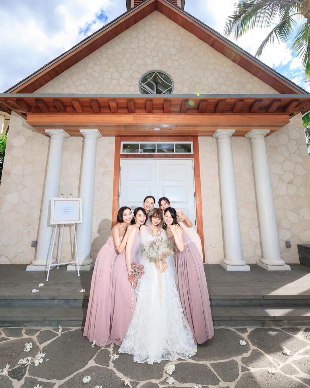 丸林広奈さんのインスタグラム写真 - (丸林広奈Instagram)「Bridesmaids💗 大好きな人たちに囲まれて幸せすぎた🥰ありがとう♡  #bridesmaids #wedding #weddingdress #hawaii #ブライズメイド #arluiswedding」6月28日 13時24分 - hironamarubayashi