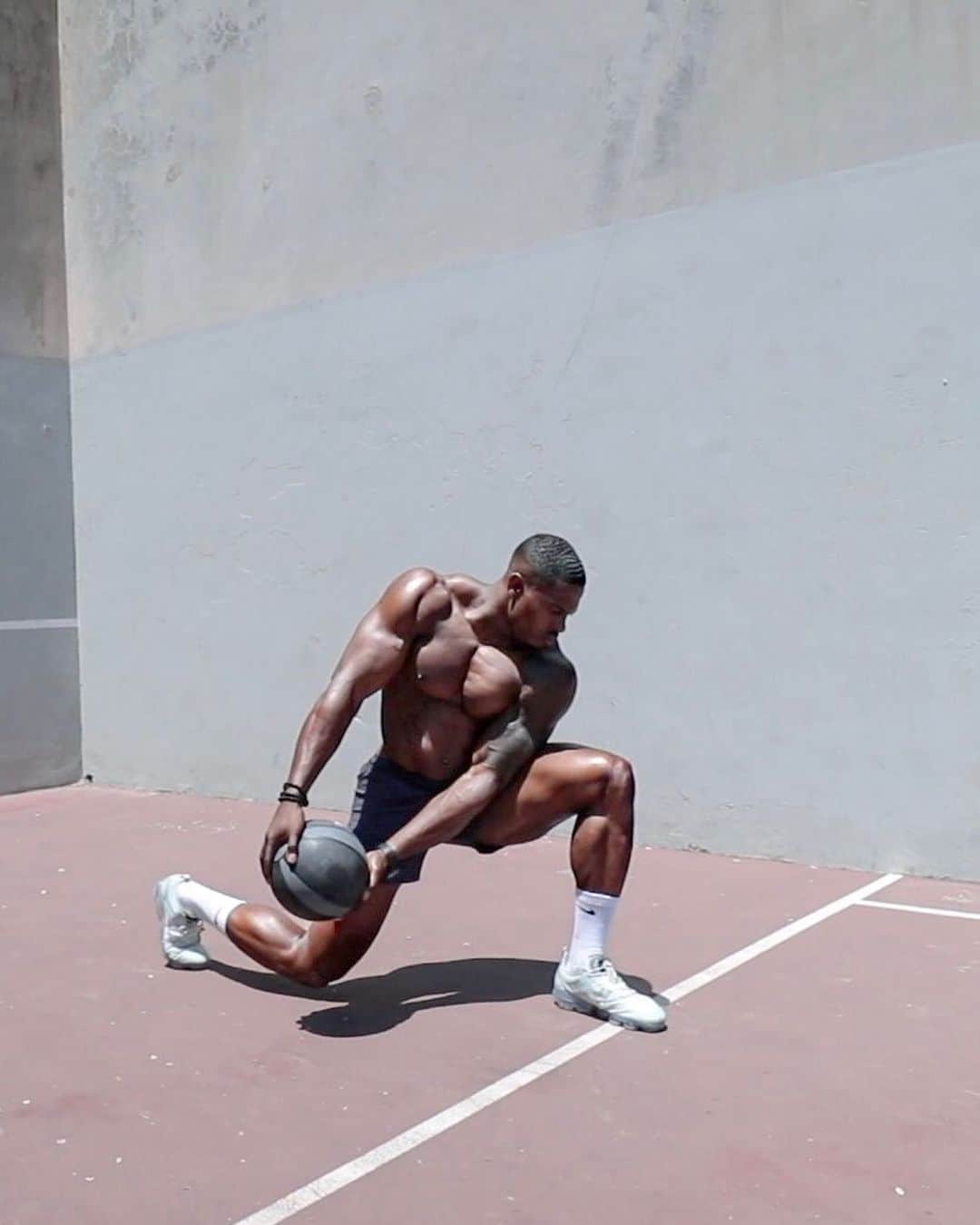 Simeon Pandaさんのインスタグラム写真 - (Simeon PandaInstagram)「30 Medicine Ball Exercises you should try 🔥Now on my channel 👉🏾 Link in bio | Make sure you subscribe:⁣⁣ ⁣⁣ 🎥 YouTube.com/simeonpanda⁣⁣⁣⁣⁣⁣⁣ 🎥 YouTube.com/simeonpanda⁣⁣⁣⁣⁣⁣⁣ 🎥 YouTube.com/simeonpanda ⁣⁣⁣⁣⁣⁣⁣ ⁣⁣⁣⁣⁣⁣⁣ 📲 You can download my full training routines at SIMEONPANDA.COM⁣⁣⁣⁣⁣⁣⁣⁣ ⁣⁣⁣ ⁣⁣」6月28日 13時29分 - simeonpanda