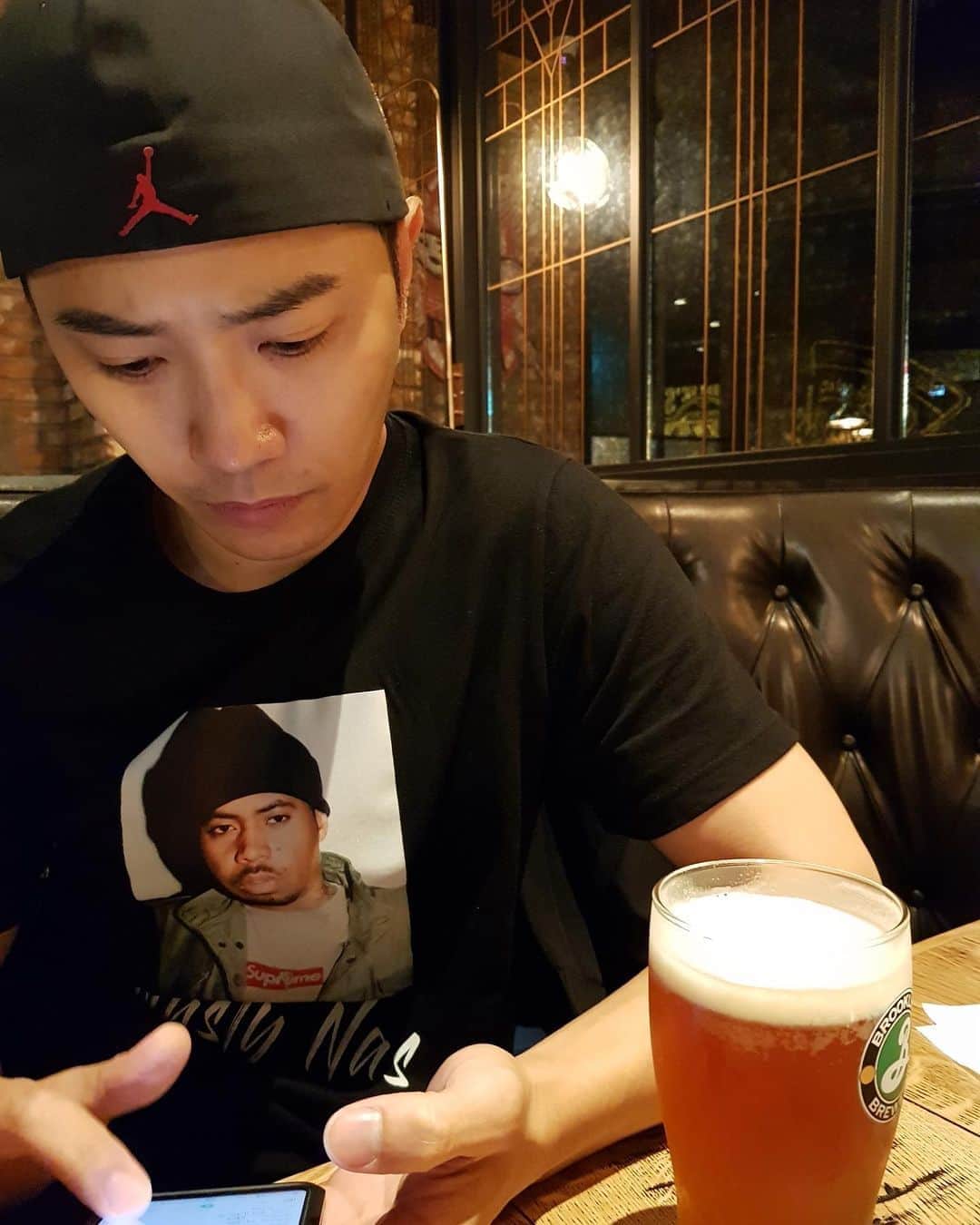 チン・グのインスタグラム：「#맥주한잔하9 #문화생활중이9 My favourite things to do had a #beer went to #artmuseums」
