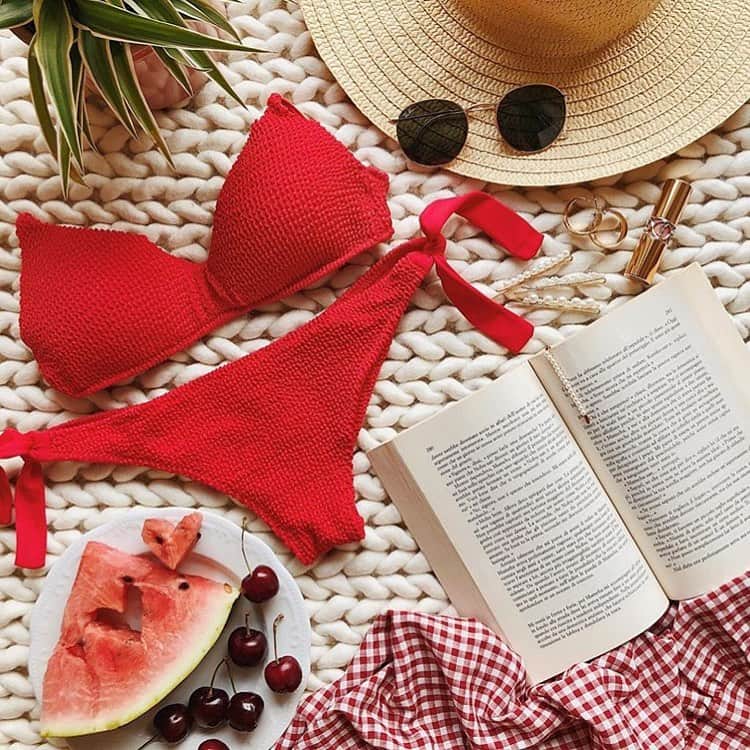 CALZEDONIAさんのインスタグラム写真 - (CALZEDONIAInstagram)「What’s your fav activity in #Summer? [Bikini Alice 1600, tap the pic]  #calzedonia #crinkle #red #bikini #italianBeachwear」6月28日 19時21分 - calzedonia