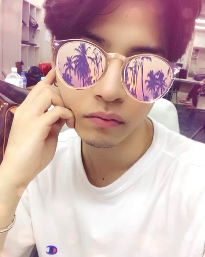 のインスタグラム：「피식.🥴」