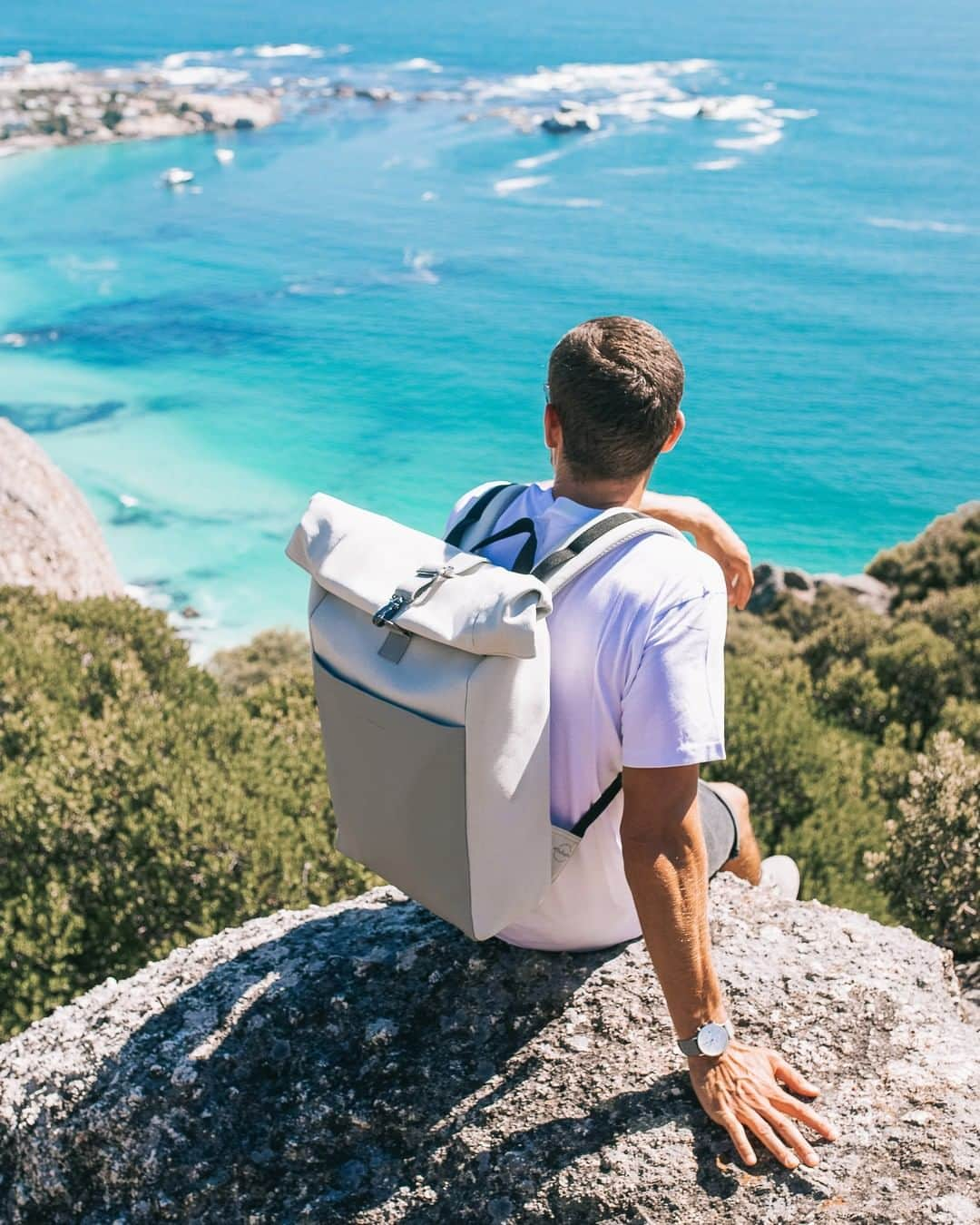 Kapten & Sonさんのインスタグラム写真 - (Kapten & SonInstagram)「'We dream in colours borrowed from the sea.' 🌊 Our Lund All Grey is the perfect companion for your next adventure! ✨ #bekapten #kaptenandsonmen .⁠ .⁠ .⁠ #backpacks #backpackstyle #summerstyle #summervibes #oceanbreeze #viewgoals #vacationmood #traveladdicted #travelgram」6月28日 14時30分 - kaptenandson