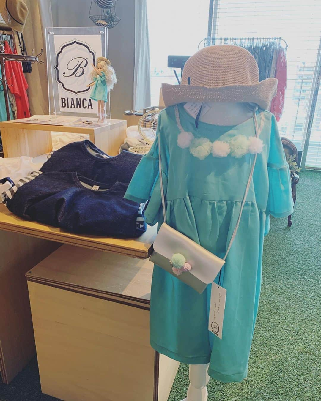 枚方T-SITEさんのインスタグラム写真 - (枚方T-SITEInstagram)「【5階 POP UP SHOP】子供服のBIANCAが5階でPOP UP SHOPをオープンしています。 永遠の憧れ、リカちゃんとお揃いの子供服があり、今回のおすすめ商品です。 サイズ展開は100〜130。もちろんリカちゃんのお洋服もご購入いただけます🙌  加えて、愛犬用のお洋服もご用意しており、こちらも子供服とお揃いが叶います👧🏻🐶 期間限定ショップは7月7日まで。  #枚方tsite #蔦屋書店 #bianca #子供服 #popupshop #リカちゃん人形」6月28日 14時35分 - hirakata_tsite