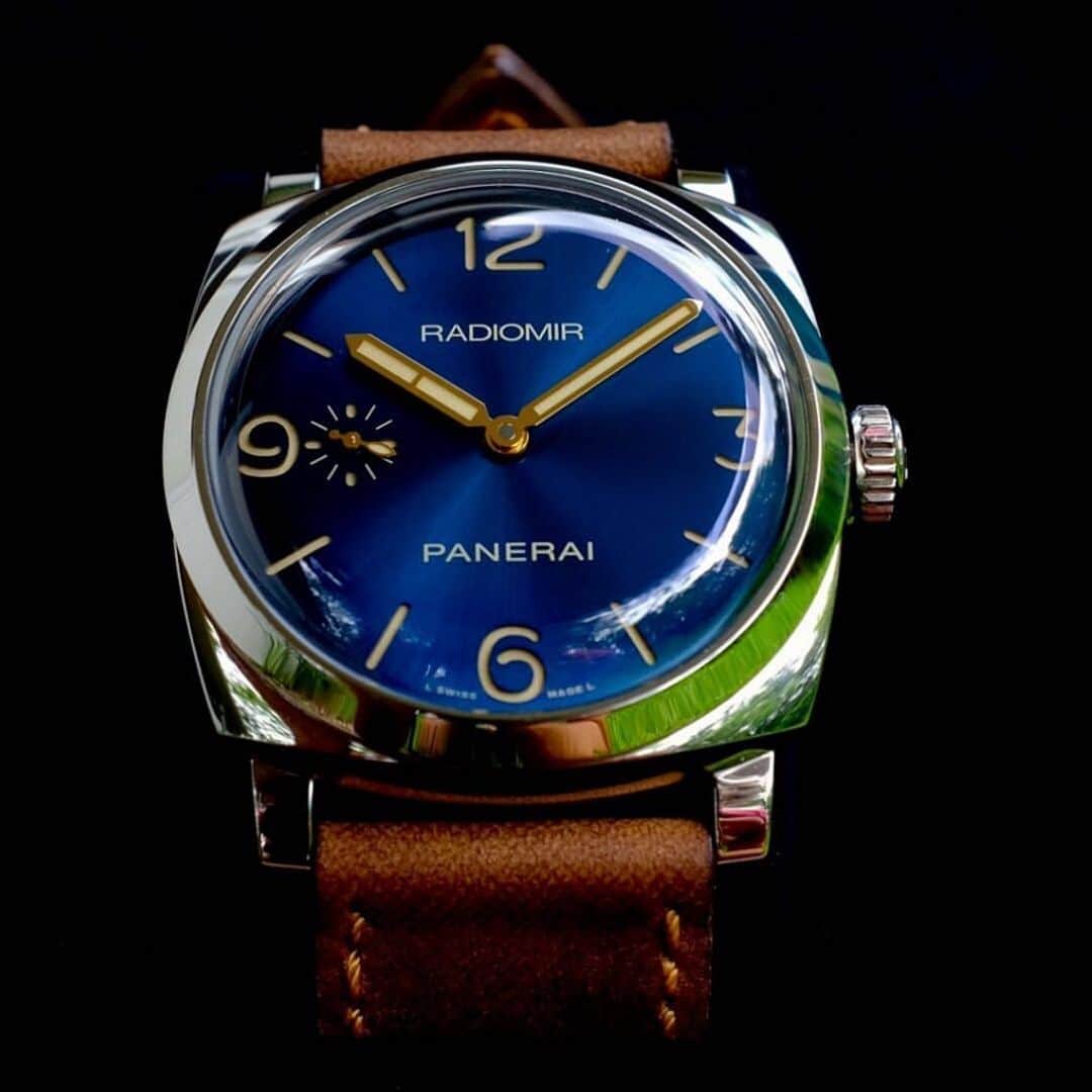 パネライのインスタグラム：「A piece I regret not buying when it first came out.  The Limited Edition #Panerai #PAM690 47mm #Radiomir 1940’s case with blue dial, gold hands, and domed crystal. Pic by @all_in_the_pamily #paneraicentral」
