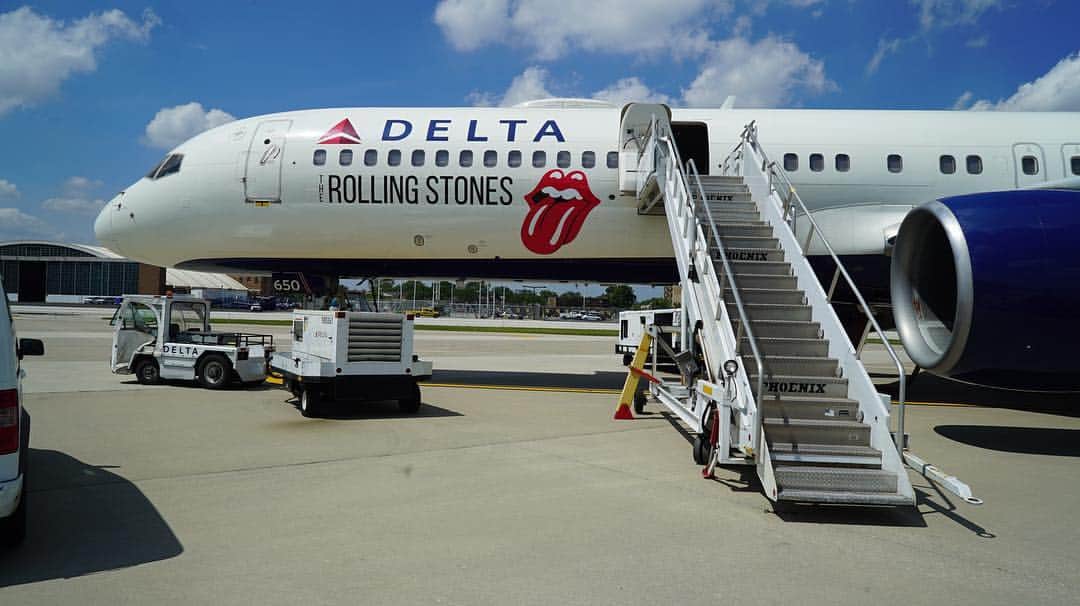 The Rolling Stonesさんのインスタグラム写真 - (The Rolling StonesInstagram)「Chicago ✈️➡️ Toronto #stonesnofilter」6月28日 15時10分 - therollingstones