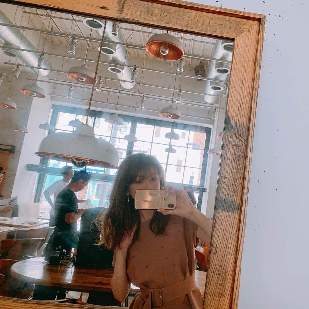 美香さんのインスタグラム写真 - (美香Instagram)「本日も @story_love40 の撮影でした👯‍♀️👯‍♀️ 髪。みんなが切らないほうがいいかもって。なるほど。 そうしてみよかなぁぁ🤔？？」6月28日 15時09分 - mikaofficial99