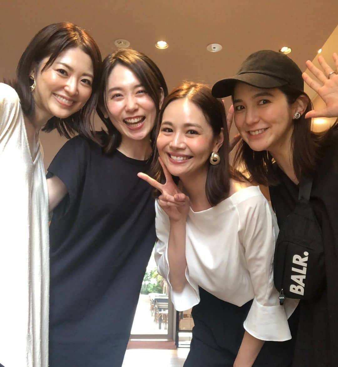 仲嶺梨子さんのインスタグラム写真 - (仲嶺梨子Instagram)「. NEUTRALママ会✨🤰 毎度パワーをもらう存在！！ いつもありがと❤️. . #NEUTRAL#モデル#ママ#ママ会#ありがとう#🤰#ゆたかふぁいと♡」6月28日 15時16分 - rikonakamine