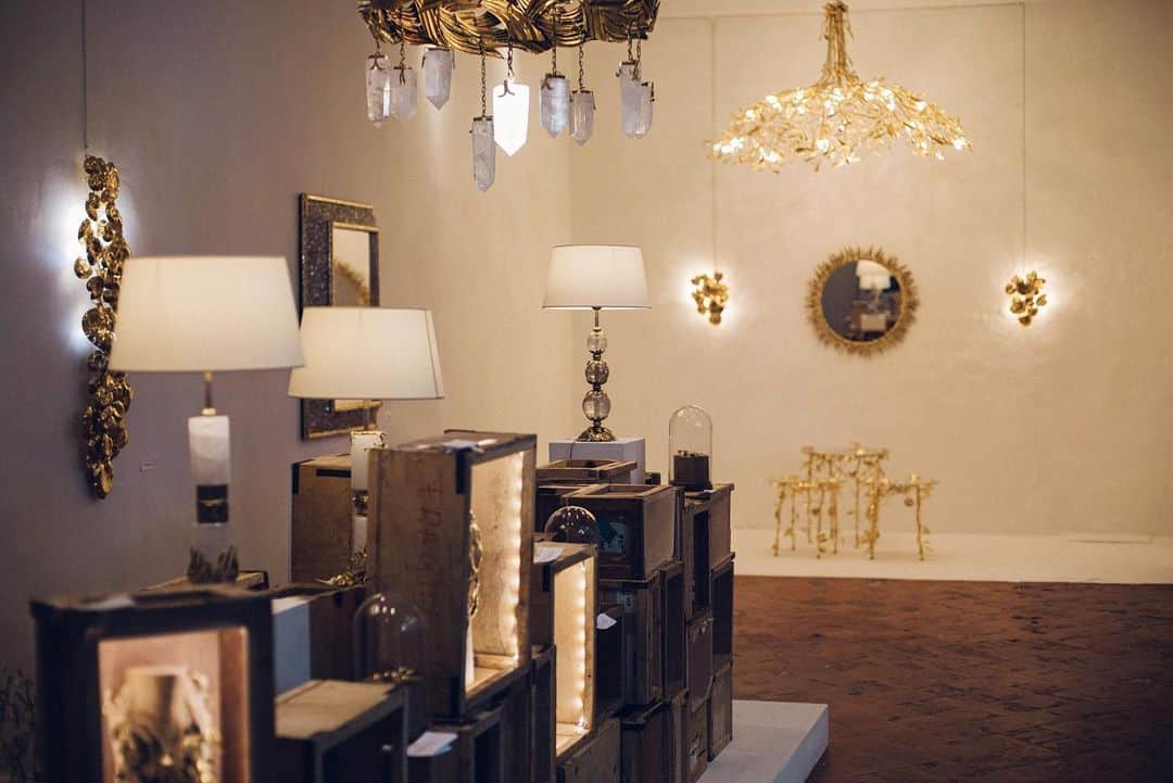 のインスタグラム：「-Opening today - We are proud to present our new collection of chandelier, mirrors, tables and lamps at the Design Parade Toulon . . #📸 by @theogiacometti_hl . . #Goossens #decoration #designparadetoulon #opening #handmade #yellow #gold #brass #rockrystal」