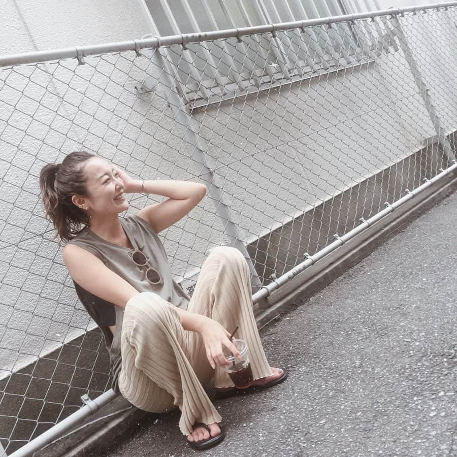 櫻井千尋さんのインスタグラム写真 - (櫻井千尋Instagram)「✮ いつ行っても 最強の笑顔で 出迎えてくれる あきねぇ( @okachan0304 ) と かわいい服しかない @sosite.co.jp  昨日も ハッピーとパワーを もらっちゃったよ🤘🏻💕 . . . #fukuoka #japan #sosite」6月28日 15時47分 - chihirosakurai