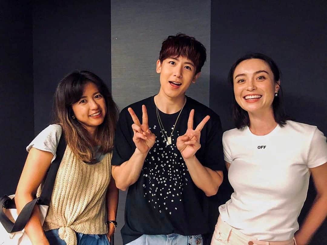 エミ・マイヤーのインスタグラム：「Thanks @khunsta0624 for a great concert, have a great show tonight too. Always impressed by your many languages and instruments!前  @ellejapan のイベントでお世話になったお友達とコンサートへ！」
