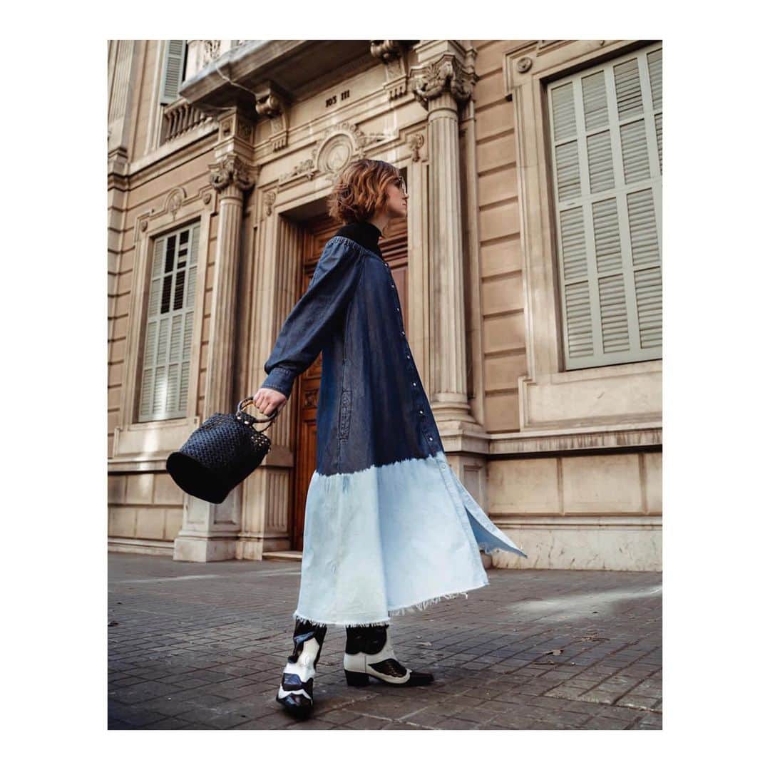 のインスタグラム：「LAURA 🔥 @viewsbylaura #dorotheeschumacher #denim #love #fridays #streetstyle #dresses #prefall19 #TheMuse #ootd #style #inspiration #outfitinspiration #onthego #barcelona #spain」