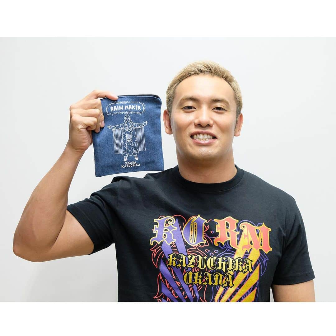 ASOKO ZAKKA STOREさんのインスタグラム写真 - (ASOKO ZAKKA STOREInstagram)「‼️7月6日(土)発売‼️ ASOKO de 新日本プロレス . 「新日本プロレス」とのコラボレーションアイテムを2019年7月6日（土）より発売いたします！ デザイナー“takesick”の手によってライオンマークと棚橋弘至選手、オカダ・カズチカ選手、内藤哲也選手はユーモアのあるオシャレなデザインとなって登場します！！ 普段使いにも試合観戦にも使えるバッグやポーチ、クリアボトルなど全28アイテム。  また、7月6日よりASOKO原宿店では、棚橋弘至選手、オカダ・カズチカ選手、内藤哲也選手の直筆サインパネルを展示します。 メッセージ入りの貴重なパネルを是非お店でご覧ください！ . ●商品情報の詳細、その他情報はASOKO公式サイトまで　 http://www.asoko-jpn.com/ . #ASOKO #新日本プロレス #njpw #njpwworld #プロレス #コラボレーション #collabration  #オカダカズチカ  #CHAOS @njpw1972 @rainmakerxokada」6月28日 16時28分 - asokojpn