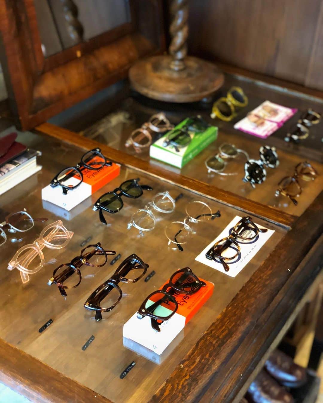 フリーマンズスポーティングクラブさんのインスタグラム写真 - (フリーマンズスポーティングクラブInstagram)「[restock]  Vintage eyewear at FSC - TOKYO！  FSC - TOKYOでは多数のVintage eyewearが入荷しております。 是非店頭にてお試し下さいませ。  #freemanssportingclub  #fsctokyo #vintage #vintageeyewear」6月28日 16時55分 - freemanssportingclub_jp