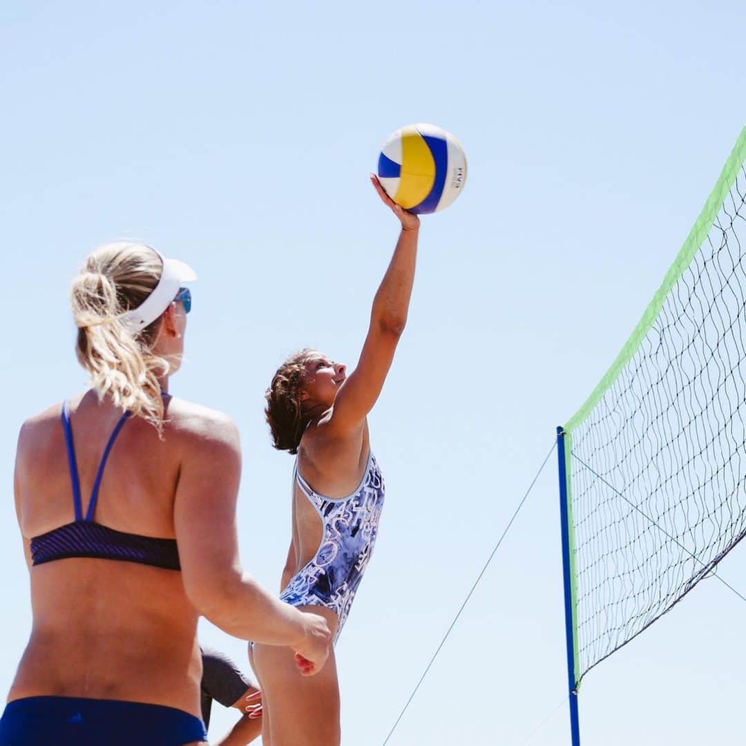 Katrin Fehmさんのインスタグラム写真 - (Katrin FehmInstagram)「Die Beach Volleyball WM 2019 startet am 28.06. in Hamburg! Mit dabei aus dem adidas-Team: @lauraludwig_maggiekozuch und @karlaborger + @juliasudeofficial (@borgersude ) ! Ganz viel Erfolg euch und viele Punkte! 💪🏽 . . #HereToCreate #adidasfam #firethemup #beachwm #parley #adidas」6月28日 16時57分 - katifehm