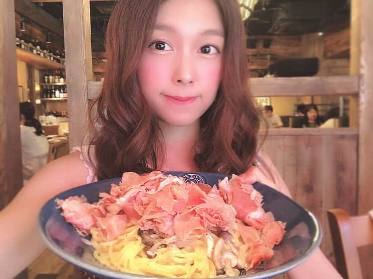 麻衣愛さんのインスタグラム写真 - (麻衣愛Instagram)「生ハムのせ放題🍖💗 しらすのせ放題💕 ◯◯放題に弱いのです!!😆 #パスタ #ランチ #イタリアン #生ハム #しらす #のせ放題 #大好き #lunch #Italian #pasta #クリームパスタ #ペペロンチーノ」6月28日 17時28分 - maiaiii_0814