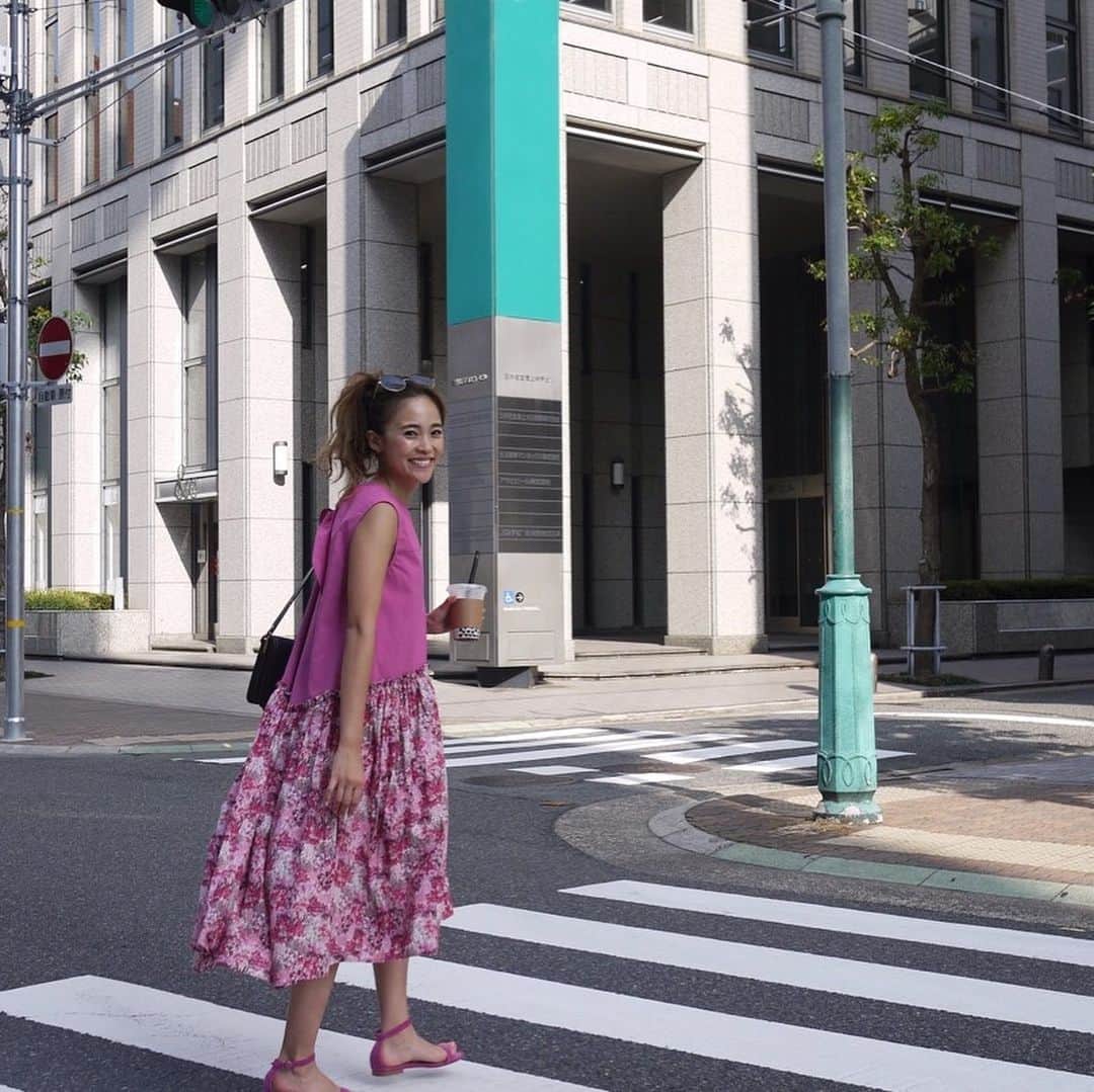 Risako Yamamotoさんのインスタグラム写真 - (Risako YamamotoInstagram)「おねえこがタピオカ飲んでるの見て飲みたくなって買いに😂💗 明日から雨続きだから今日は晴れのお天気を楽しみました☀️ ・ #タピ活 #ootd #fashion #coordinate #pink #rosymonster #manoloblahnik」6月28日 17時39分 - risako_yamamoto