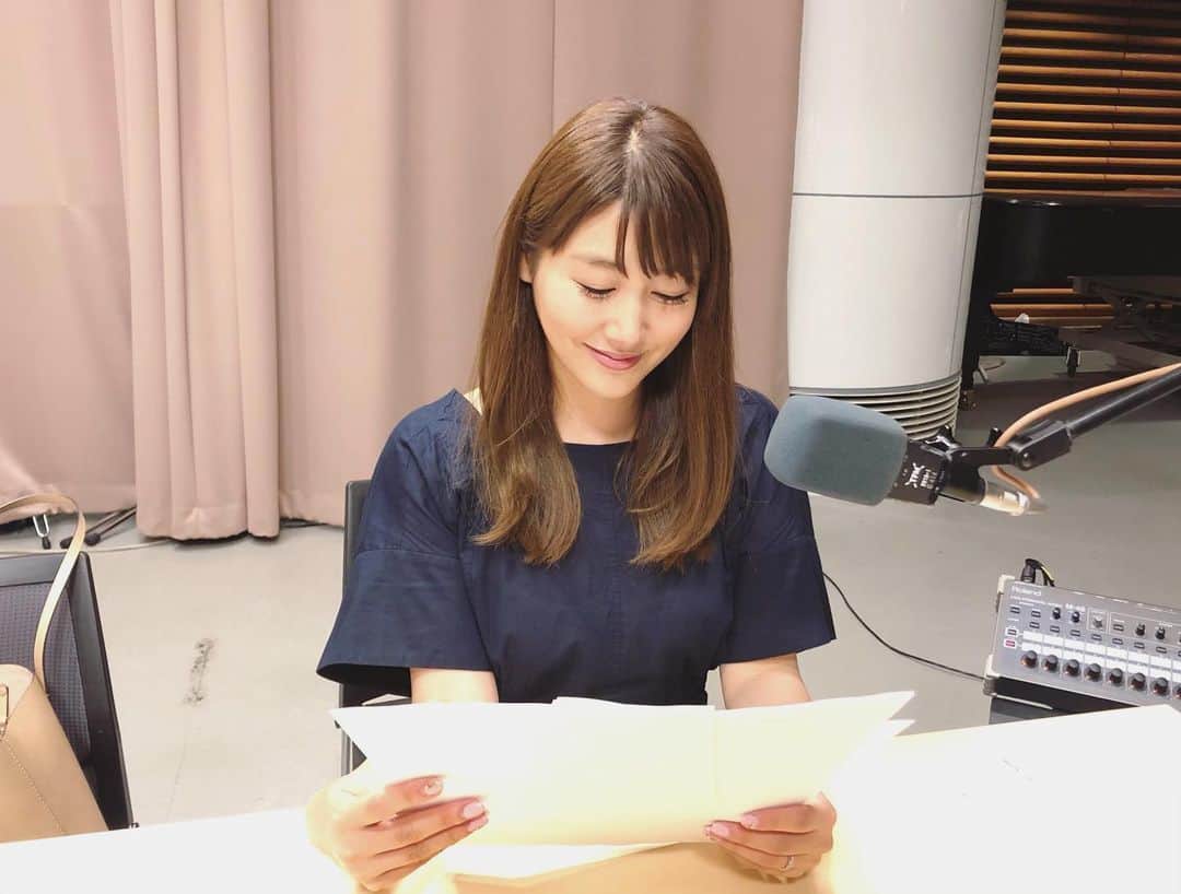 安めぐみさんのインスタグラム写真 - (安めぐみInstagram)「昨日は、 ラジオTFM 「焼酎ダイニングJ-fairy YASU」の収録でした(^^) 色んなゲストの方がいらっしゃるので、毎回お話しが楽しみです☺️ #ラジオ #焼酎ダイニングyasu」6月28日 17時40分 - yasu_megumi_official
