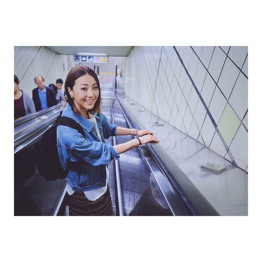 Shizukaさんのインスタグラム写真 - (ShizukaInstagram)「✴︎✴︎✴︎ Memories of the trip in KOREA.  基本は地下鉄に乗って色んな場所へ。  海外の駅って 個性的でワクワクする。 - #Dream_Shizuka #DreamShizuka #KOREA #🇰🇷 #Trip #subway」6月28日 17時37分 - shizuka_dream06