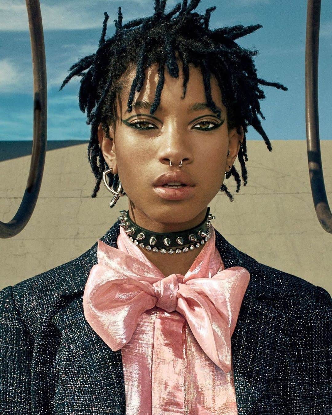 Teen Vogueさんのインスタグラム写真 - (Teen VogueInstagram)「Willow Smith just opened up about her sexuality in a major way, saying she "loves men and women equally" and can see herself in a polyamorous relationship in the future! Read more at the link in bio. 📸: @emmasummerton」6月29日 3時03分 - teenvogue