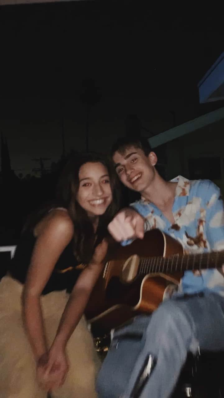 ジョニー・オーランドのインスタグラム：「@kenzie @shawnmendes @camila_cabello」