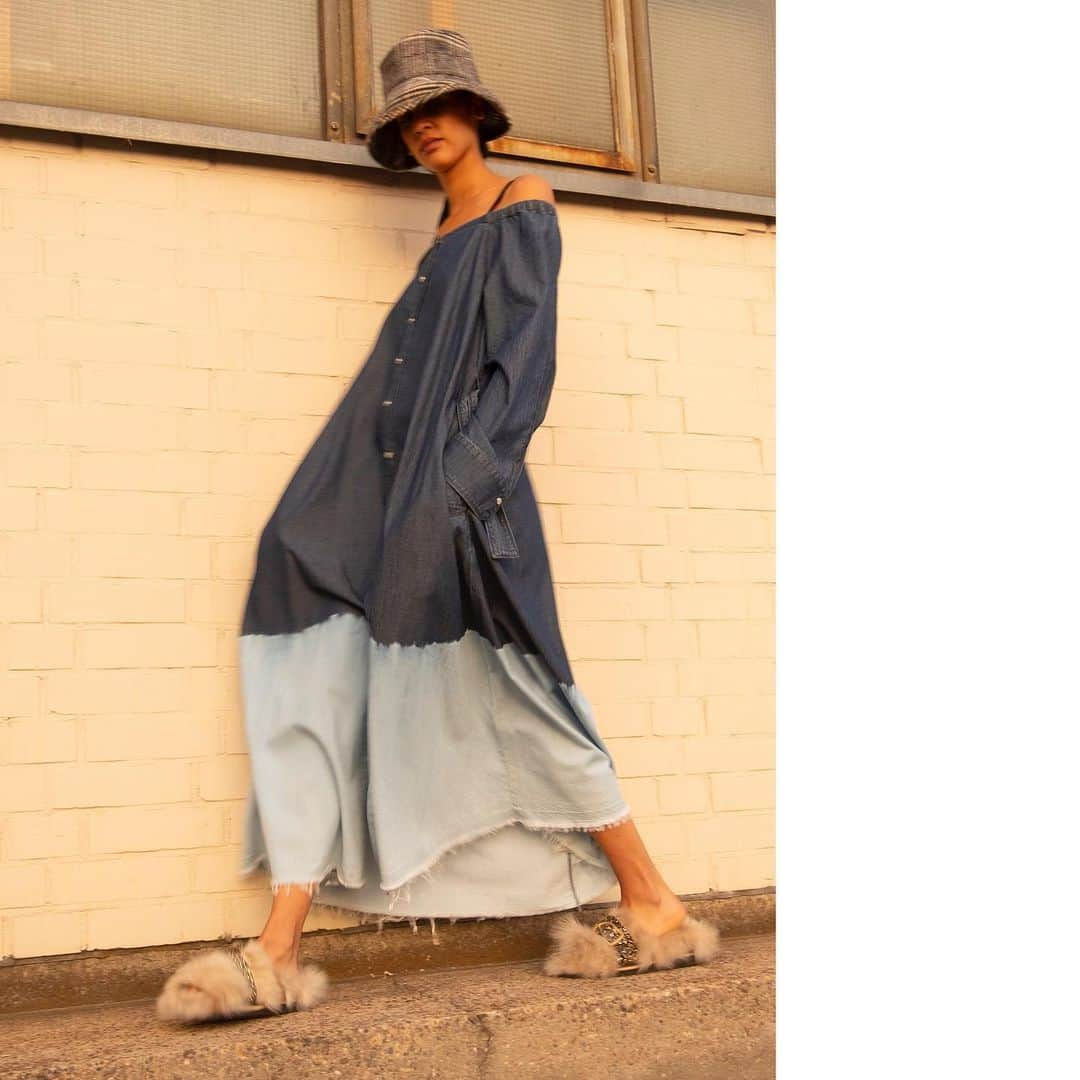 シューマッハさんのインスタグラム写真 - (シューマッハInstagram)「Walking into the weekend like 🔥 #dorotheeschumacher #denim #dresses #buckethats #walkingintotheweekendlike #mood #fridays #inspiration #ootd #nyc #newyork #love #photography」6月29日 4時00分 - dorotheeschumacher