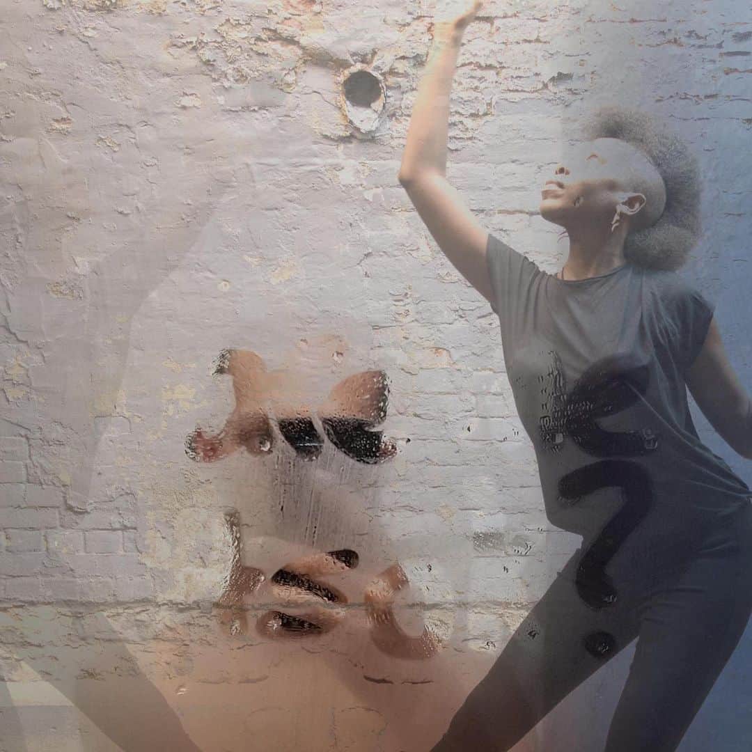ニューヨーク近代美術館さんのインスタグラム写真 - (ニューヨーク近代美術館Instagram)「#PopRally will kick off its summer tour of the city—MoMA PopRally × New York—in QUEENS! Join us for a festive, genre-bending evening at @trans.pecos in Ridgewood on July 12 at 7 p.m featuring a participatory performance by ray ferreira (@xxrayferreiraxx) and Miatta Kawinzi (@mkawstudio), live music by the Indo-Latin funk jam band Salsa Masala, and a pop-up with treats from @queensnightmarket. Get tickets: mo.ma/poprally (link in bio) ... Follow PopRally’s creative journey across New York City. Stay tuned for artist collaborations, performance, music, food, film, and more in all five boroughs, culminating at the #newMoMA in October.」6月29日 4時00分 - themuseumofmodernart