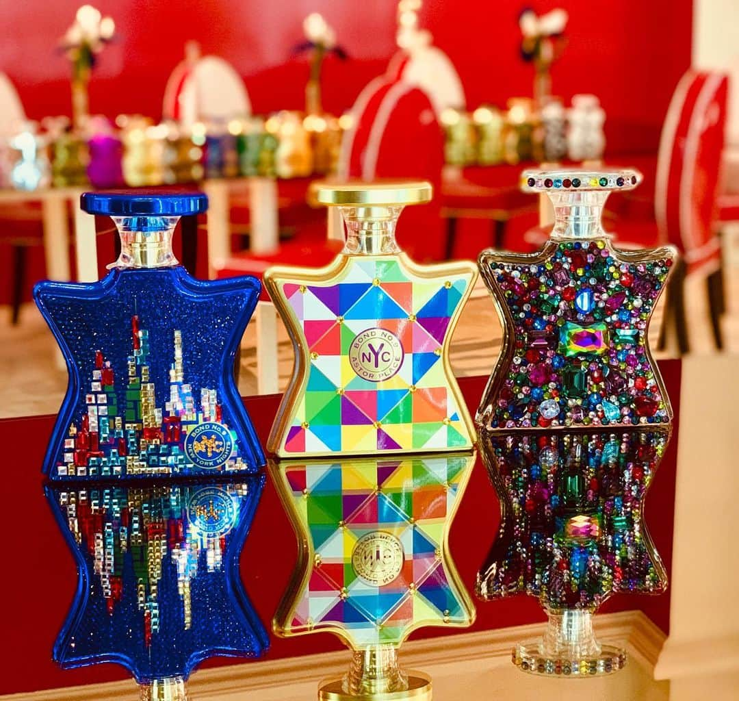 ボンド・ナンバーナインさんのインスタグラム写真 - (ボンド・ナンバーナインInstagram)「We're only 2 days away from NYC #worldpride celebrations! We're celebrating with our happiest, most colorful and vibrant fragrances! #bondno9 #bondno9ny #newyork #newyorkcity #nyc #nycpride #pride #lgbtq #worldpride #worldpride2019 #fragrance #perfume #love」6月29日 4時05分 - bondno9ny