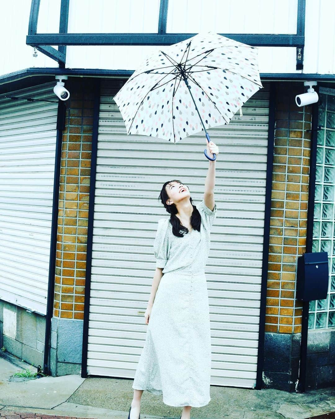 間瀬遥花さんのインスタグラム写真 - (間瀬遥花Instagram)「. . 早く梅雨おわらないかな🌂💧 . . . #shooting #pic #model #rain #rainyday #rainy #drops #umbrella #梅雨 #雨 #傘 #梅雨空 #モデル #名古屋モデル」6月28日 19時27分 - maseharu_929