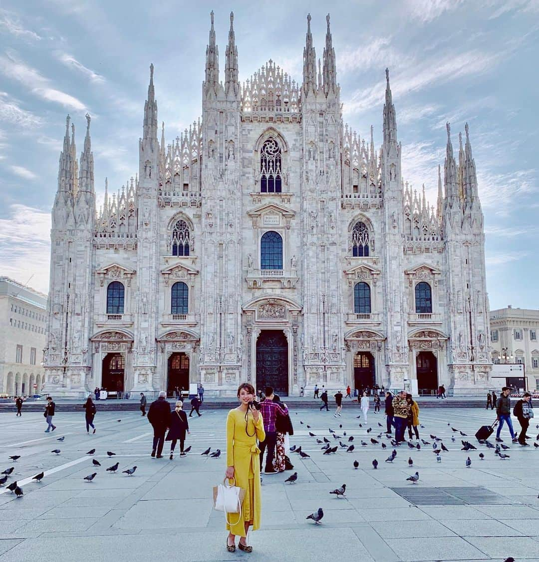 広瀬未花さんのインスタグラム写真 - (広瀬未花Instagram)「今週の旅サラダは... イタリア第二の都市ミラノと、 天才レオナルド・ダ・ヴィンチの故郷 ヴィンチ村をご紹介します♬ レトロとモダンが美しく調和するミラノの街並みに魅了されました❤️ また、ヴィンチ村では貴重なあの作品も....?! 明日土曜日8:00〜 是非、ご覧下さい✨ ・  yellowdress/ @valmuer_official ・ #イタリア #Italy #ミラノ#milano🇮🇹 #ABCテレビ #朝日放送テレビ #朝だ生です旅サラダ #土曜朝 #8時 #旅サラダガールズ  #広瀬未花 #海外 #旅 #travel #trip」6月28日 19時51分 - micahirose