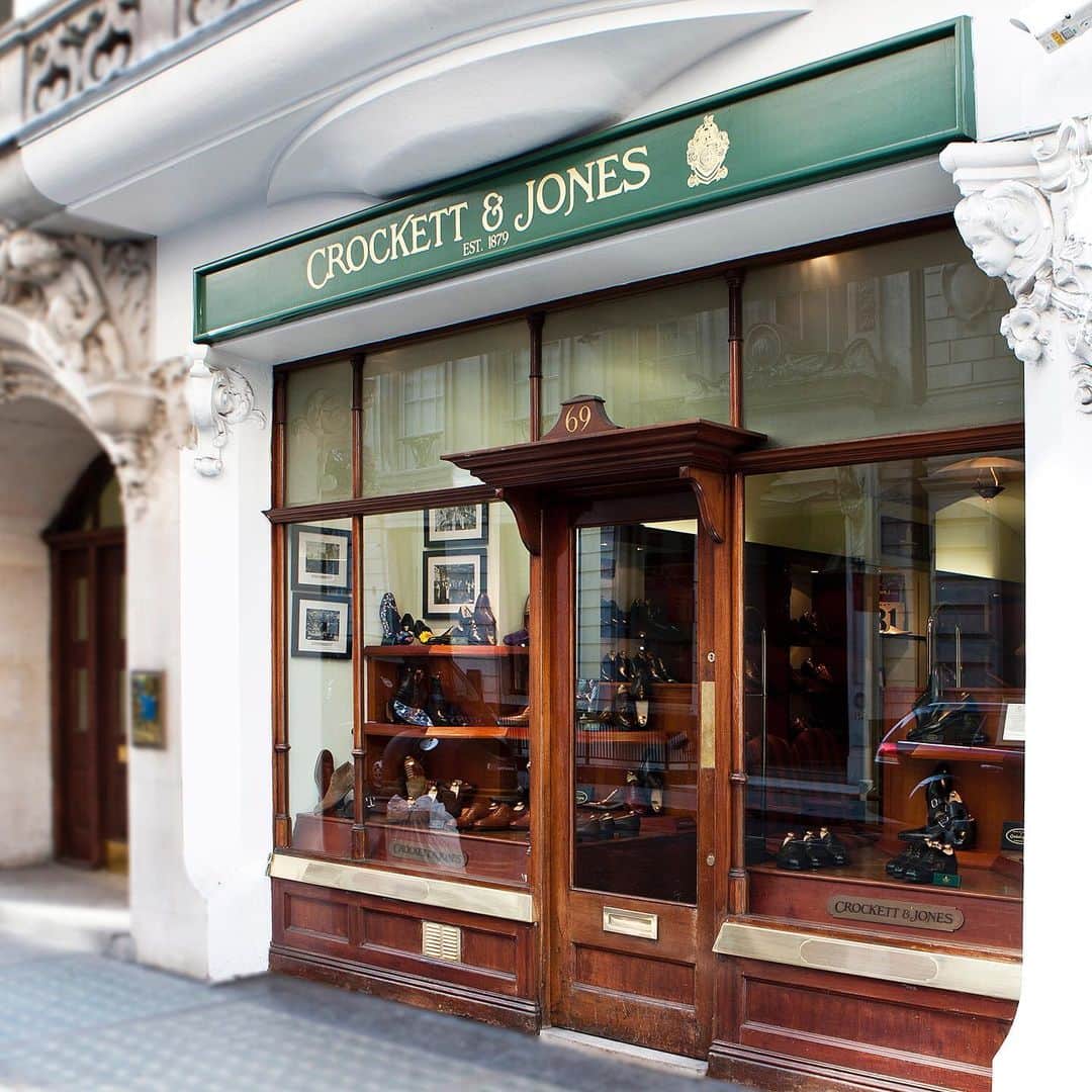 クロケット&ジョーンズさんのインスタグラム写真 - (クロケット&ジョーンズInstagram)「History of Retail - Jermyn Street. We nod to the history of one of London’s most iconic shopping streets, home to no less than two Crockett & Jones stores. . Swipe up in our story to read the article. . #crockettandjones #madetobeworn #historyofretail #jermynstreet #london」6月28日 20時20分 - crockettandjones_official