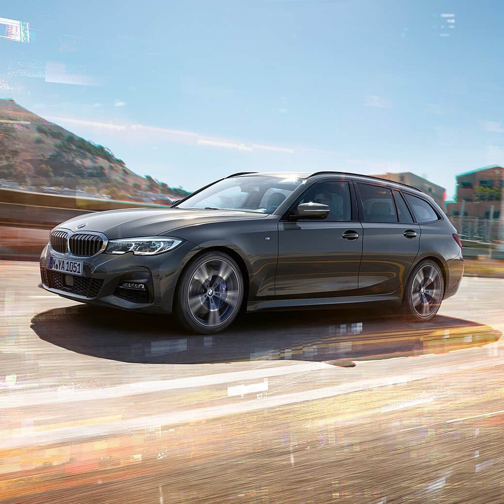 BMW Japanさんのインスタグラム写真 - (BMW JapanInstagram)「. “THE 3.” . ニューBMW 3シリーズ ツーリング、2019年秋、始動。 . 他の追随を許さない圧倒的なドライビング・ダイナミクスに、全身に息づく革新的な技術。 すべてを見事に融合した、その存在は時代の最先端へと駆けぬける。 . 「THE 3 スペシャルマガジン」では、ニューBMW 3シリーズ ツーリングの最新情報をいち早くお届けいたします。 . @bmwjapan アカウントトップのURLをタップしてBMW公式サイトからご登録頂くことができます。 . #THE3 . #BMW #駆けぬける歓び #BMWJapan #BMWWorld #BMWPost #BMWgram #BMWlovers #BMWlife #BMWlove #BMWforlife #BMWcar」6月28日 20時29分 - bmwjapan