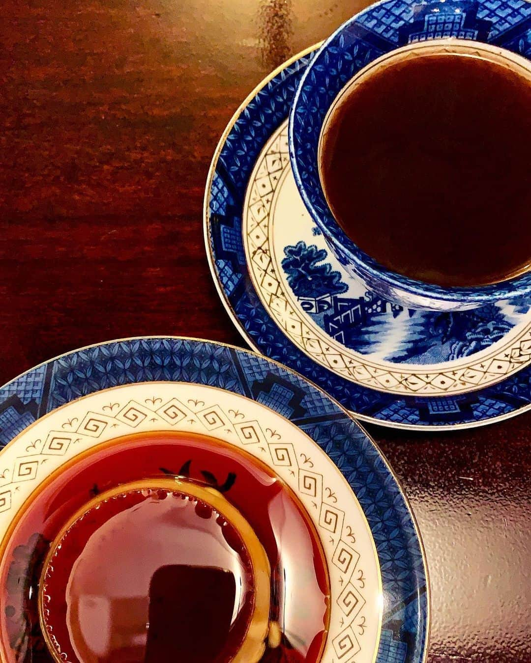 あだちなみさんのインスタグラム写真 - (あだちなみInstagram)「今日の☕️タイム 打合せ帰りの途中下車はやっぱりここ。 @littlechef34 でほっとひと息。 . 📱も写る、ピカピカ✨で美しい✨プリンと。 . . #☕️タイム #リトルシェフ」6月28日 20時52分 - adachi_nami