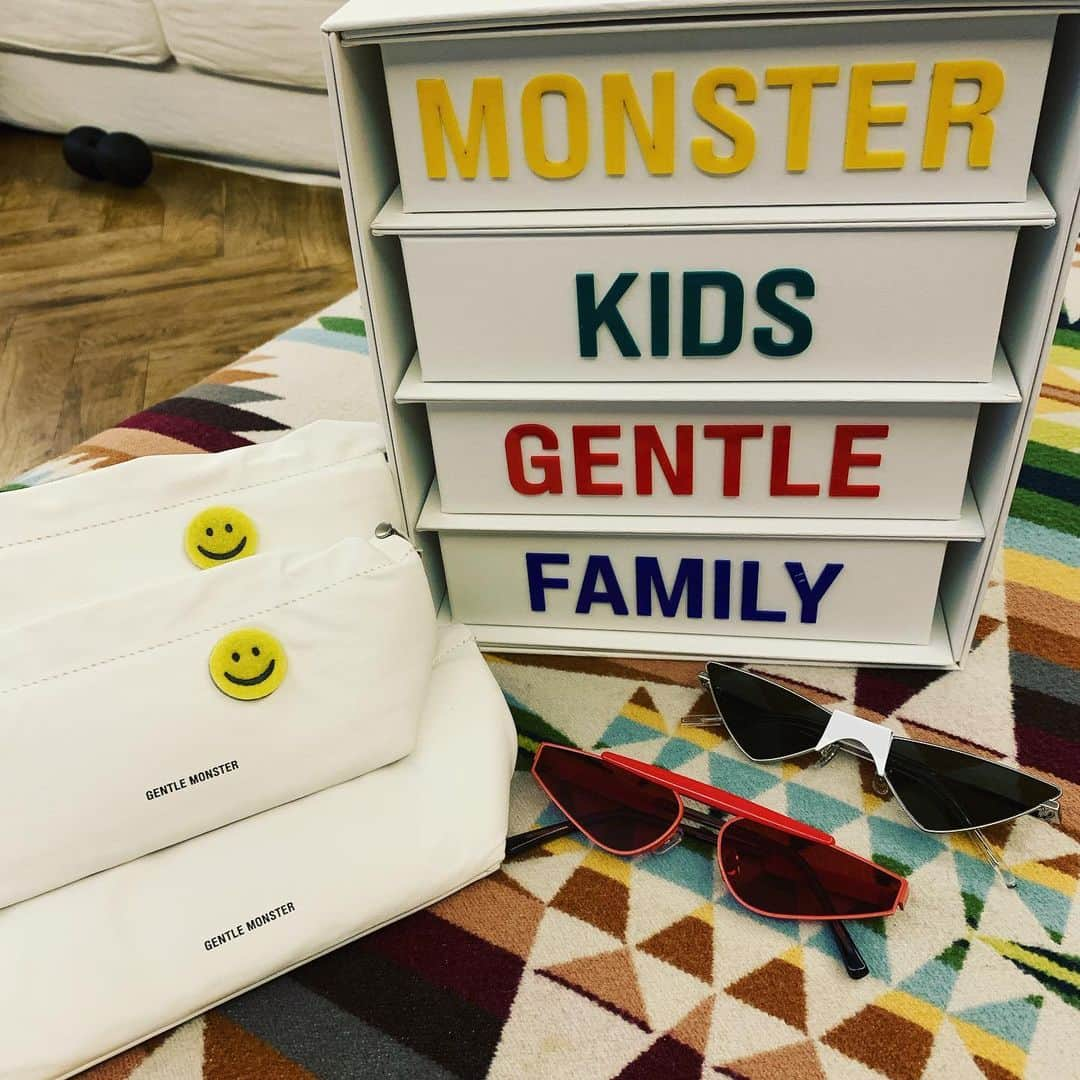 ファン・ウェイチーさんのインスタグラム写真 - (ファン・ウェイチーInstagram)「#gentlemonster #puyioptical 😎😎😎😎」6月28日 20時49分 - fanfan