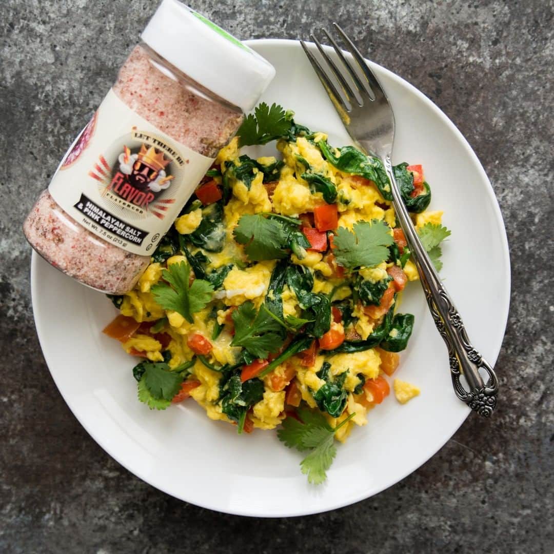 Flavorgod Seasoningsさんのインスタグラム写真 - (Flavorgod SeasoningsInstagram)「Veggie Egg Scramble🥚🥚🥚⁠ -⁠ Seasoned with:⁠ 👉 #flavorgod Pink Salt & Pepper⁠ -⁠ On Sale here ⬇️⁠ Click the link in the bio -> @flavorgod⁠ www.flavorgod.com⁠ -⁠ Ingredients:⁠ 3 eggs, whisked⁠ 1/4 tsp FlavorGod Pink S+P⁠ 1/4 cup bell peppers, chopped⁠ 2 handfuls spinach⁠ 1 tbsp ghee/butter⁠ 1/4 cup cheddar, shredded⁠ cilantro⁠ -⁠ Directions:⁠ Heat ghee/butter in a small skillet over medium heat. Add bell peppers and cook 2-3 minutes, then add spinach. Stir and cook 1-2 minutes, then add eggs. Season with pink s+p, then stir and lower heat to medium low. Stir and fold frequently until eggs are almost set, then add shredded cheese. Cook a few more minutes until cheese is melted. Garnish with cilantro and enjoy!⁠ -⁠ -⁠ #food #foodie #flavorgod #seasonings #glutenfree #mealprep  #keto #paleo #vegan #kosher #breakfast #lunch #dinner #yummy #delicious #foodporn ⁠」6月28日 21時00分 - flavorgod