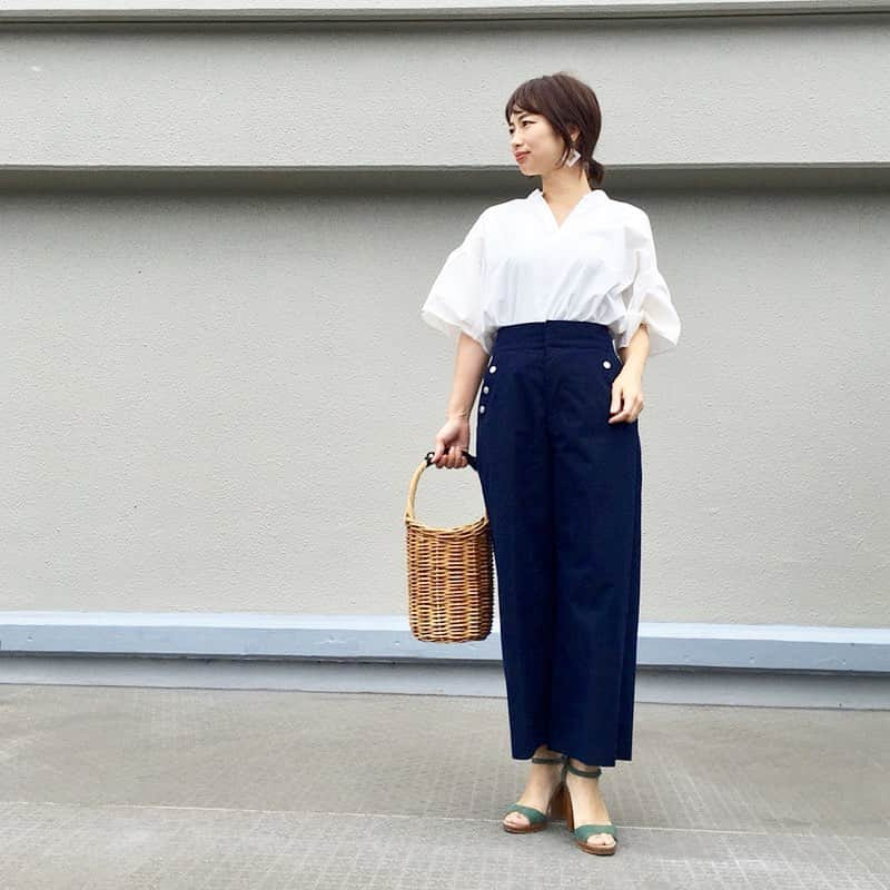 EDIST. CLOSET さんのインスタグラム写真 - (EDIST. CLOSET Instagram)「﻿ 本日のブログは 会員様代表maaahiさん(H154)が更新‼️﻿ @maachi.k.k_home  収納ネタも大好評でしたmaachiさん、本日がラストブログになります😭😭😭👏👏👏✨✨✨﻿ ぜひご覧くださいね☺︎﻿ ▶︎ https://ameblo.jp/edist-closet/entry-12486947938.html﻿ ﻿ ﻿ ﻿ トップス #GU﻿ ﻿ ﻿ ボトムス #EDISTCLOSET﻿ ネイビーマリンパンツ（Bセット）Sサイズ﻿ webストア対象アイテム﻿ ﻿ ﻿ バッグ 雑貨屋﻿ ﻿ サンダル #ORientalTRaffic（ヒール9㎝）﻿ ﻿ ﻿ ﻿ ﻿ ﻿ ﻿ ﻿ #edistcloset#エディストクローゼット#エディクロ#エディクロ好きな人と繋がりたい#ファッションレンタル#着回し#オフィスコーデ #通勤コーデ#通勤服#お仕事コーデ#オフィスカジュアル#オフィスコーデ#体型カバー#エディストクローゼットBセット ﻿ #おしゃれさんと繋がりたい#OLコーデ #仕事復帰#シンプルコーデ#今日のコーデ#アラフォーママコーデ#アラサーコーデ#アラフォーママ #アラサーママ #gu #ジーユー #ジーユーコーデ #ジーユー購入品」6月28日 21時09分 - edist.closet