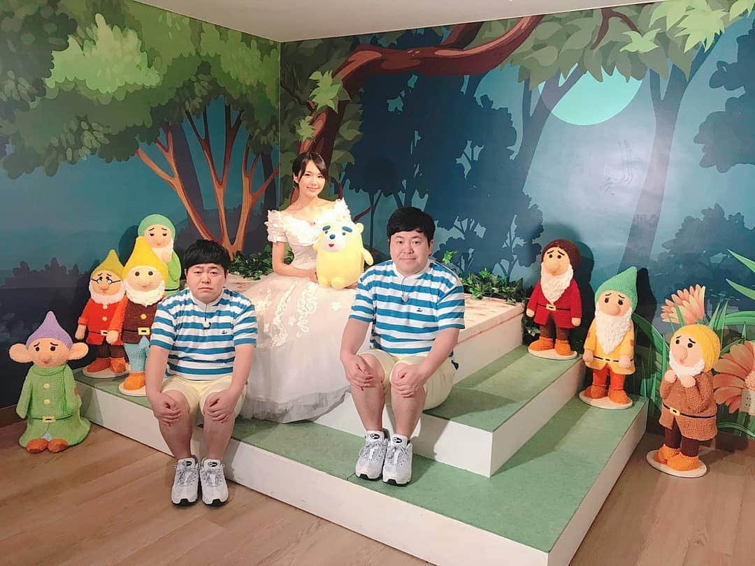 東海テレビ公式キャラクター「イッチー」さんのインスタグラム写真 - (東海テレビ公式キャラクター「イッチー」Instagram)「白雪姫と7人のこびとたっちーとイッチー。 #ザ・たっち#柴田美奈アナウンサー#アナウンサー#白雪姫#イッチー#こびと#お菓子の城#ドレス#愛知#犬山#東海テレビ#tv#nagoya#japan」6月28日 21時25分 - icchy_tokaitv