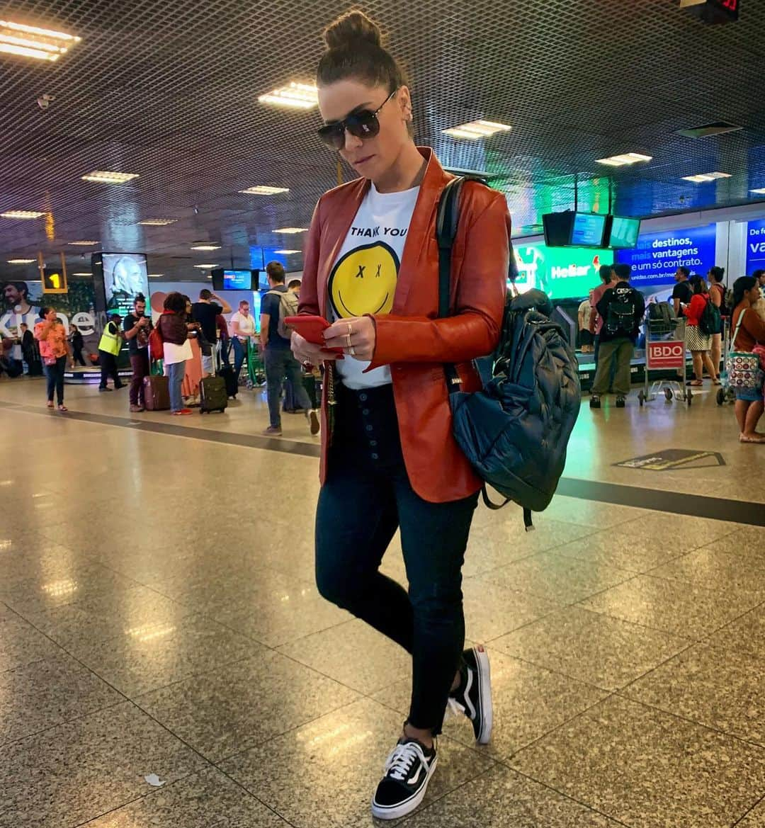 Giovanna Antonelliさんのインスタグラム写真 - (Giovanna AntonelliInstagram)「Bom dia bemmmm 💃🏽blogueirinha rsrs, com lookinho de ontem!!!! @rodrigogrunfeld ♥️ #aerolook✈️」6月28日 21時44分 - giovannaantonelli