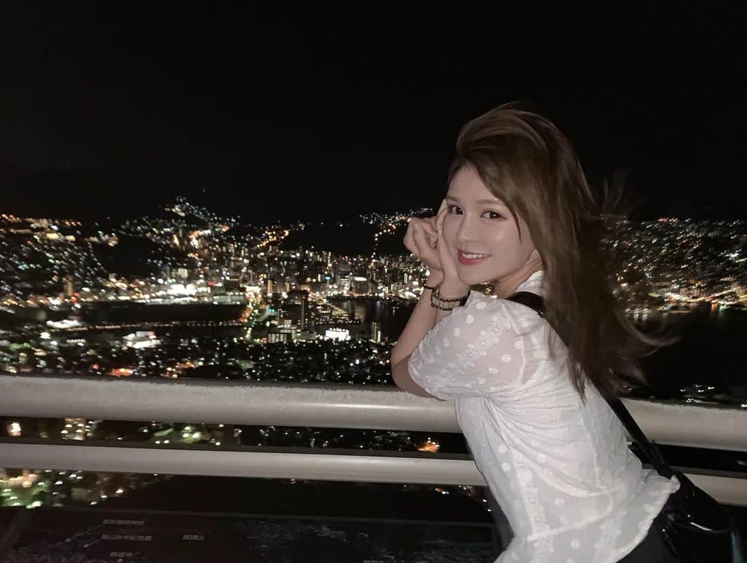 ななぴさんのインスタグラム写真 - (ななぴInstagram)「perfect view.😢🌃🌃🌟﻿ ﻿ ﻿ 長崎で絶対に見たかった夜景🌃﻿ 世界三大夜景🌟稲佐山に行ってきました！﻿ ﻿ 見れて本当に感動。。﻿ 寒かったけど見れてよかったー😭💓﻿ ﻿ 次夜景行くときはあったかい格好で行こう…笑﻿ ﻿ ﻿ 函館の時も感動したなぁ﻿ 日本三大夜景、神戸で全制覇だ😽❤️﻿ ﻿ ﻿ ずっと行きたかったからうれしい☺️💕﻿ #強風 ﻿ ﻿ #日本三大夜景 #夜景 #世界三大夜景 #稲佐山 #長崎旅行 #九州旅行 #旅行 #ななぴトラベル #稲佐山夜景 #夜景スポット」6月28日 21時48分 - __nanapgram__