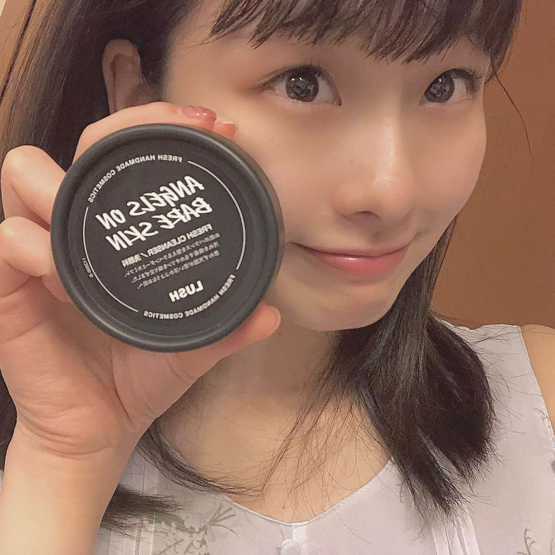 浅井七海さんのインスタグラム写真 - (浅井七海Instagram)「*.﻿ ﻿ #LUSH の 洗顔料﻿ #天使の優しさ 👼🏻🌤﻿ ﻿ ﻿ これほんとに大好きすぎて﻿ リピート10個目くらい😊﻿ 匂いといい、手触りの粘土感といい﻿ 肌荒れもだいぶ落ち着いてきたし、﻿ もう普通の洗顔には戻れません🤦‍♀️🤣﻿ ﻿ ﻿」6月28日 22時06分 - naamin48_