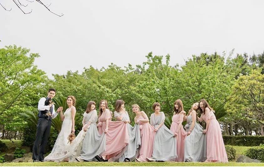 Choole 業界初、オンライン結婚式準備サービスさんのインスタグラム写真 - (Choole 業界初、オンライン結婚式準備サービスInstagram)「ブライズメイドのご紹介です✨ ピンクとブルーのドレスを纏った賑やかなウェディングフォト📸 とても素敵ですね☺️ @kikuchiyuna さんのインスタグラムは他にも素敵なお写真がたくさんありますので、みなさんもぜひ参考にしてみてくださいね💐 . photo by @kikuchiyuna . この写真の雰囲気に合うプランが 「LINEでスクショを送るだけ」で チュールウェディング(Choole)で見つかる👗  @choole_wedding からHPをチェック  #結婚式演出#披露宴演出#卒花嫁#卒花嫁レポ#挙式#挙式レポ#choole#全国の花嫁さんと繋がりたい#プレ花#花嫁会#ナチュラルウエディング#大人婚#オリジナルウェディング#花嫁準備#結婚準備#プレ花嫁#全国のプレ花嫁さんと繋がりたい#関東花嫁#プレ花嫁準備#おしゃれ花嫁#卒花#結婚式レポ#日本中の花嫁さんと繋がりたい#プレ花嫁さんと繋がりたい#結婚式準備#関西花嫁#2019秋婚#2019冬婚#2019夏婚#2019春婚」6月28日 22時07分 - tokihana_wedding