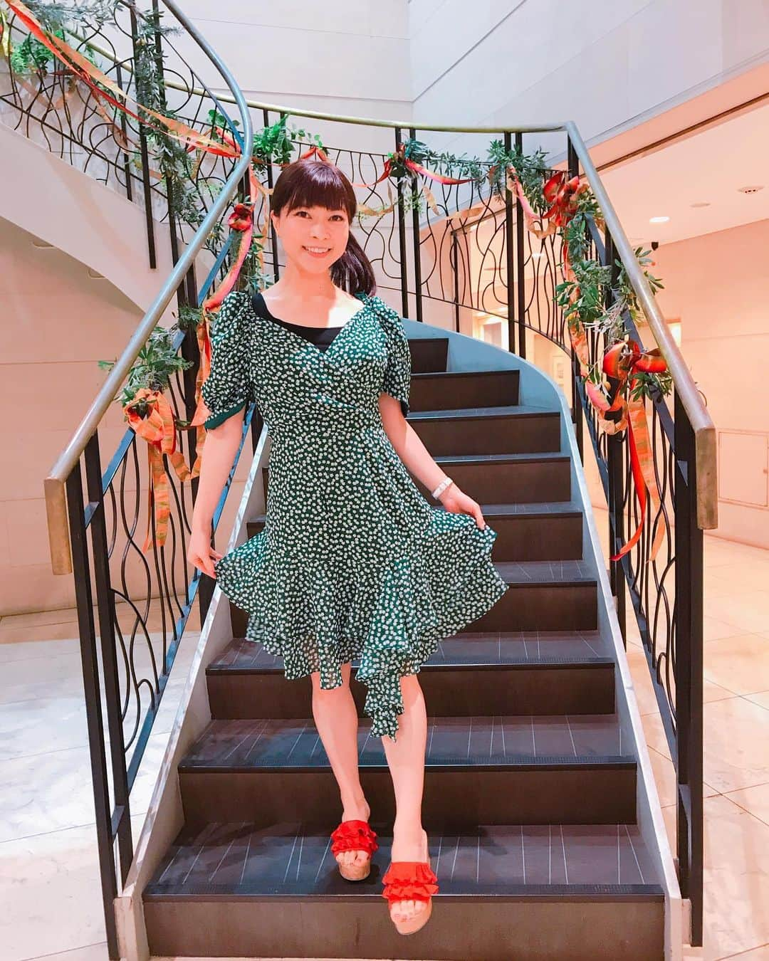 DJ MIYAさんのインスタグラム写真 - (DJ MIYAInstagram)「こんばんはぁ💗💗もう週末ですねーん💗 .  先日のお洋服は❤️(o^^o)  @rurume_official  RURUさんの🌈 韓国ファッション❤️ . 珍しく、グリーンコーデ❤️ .  ゴージャスな裾のヒラヒラが気に入っています💗❤️ . . . .  #ファッション #夏コーデ #ワンピース #コーディネート  #お出かけコーデ　#女子会コーデ　#ファッション大好き  #旅インスタグラマー #今日のコーデ　#今日のファッション #インスタグラマー　#インフルエンサー　#フィットネス女子 #旅コーデ  #ファッションブロガー　#ボディメイク　#ファッショニスタ  #フリル #ファッションコーデ  #ワンピース好き #ワンピ #ブロガー #コーディネイト #グリーンコーデ  #サンダルコーデ #韓国ファッション #韓国ブランド #今日の洋服 #今日の服装 #今日のワンピース」6月28日 22時19分 - dj_miya