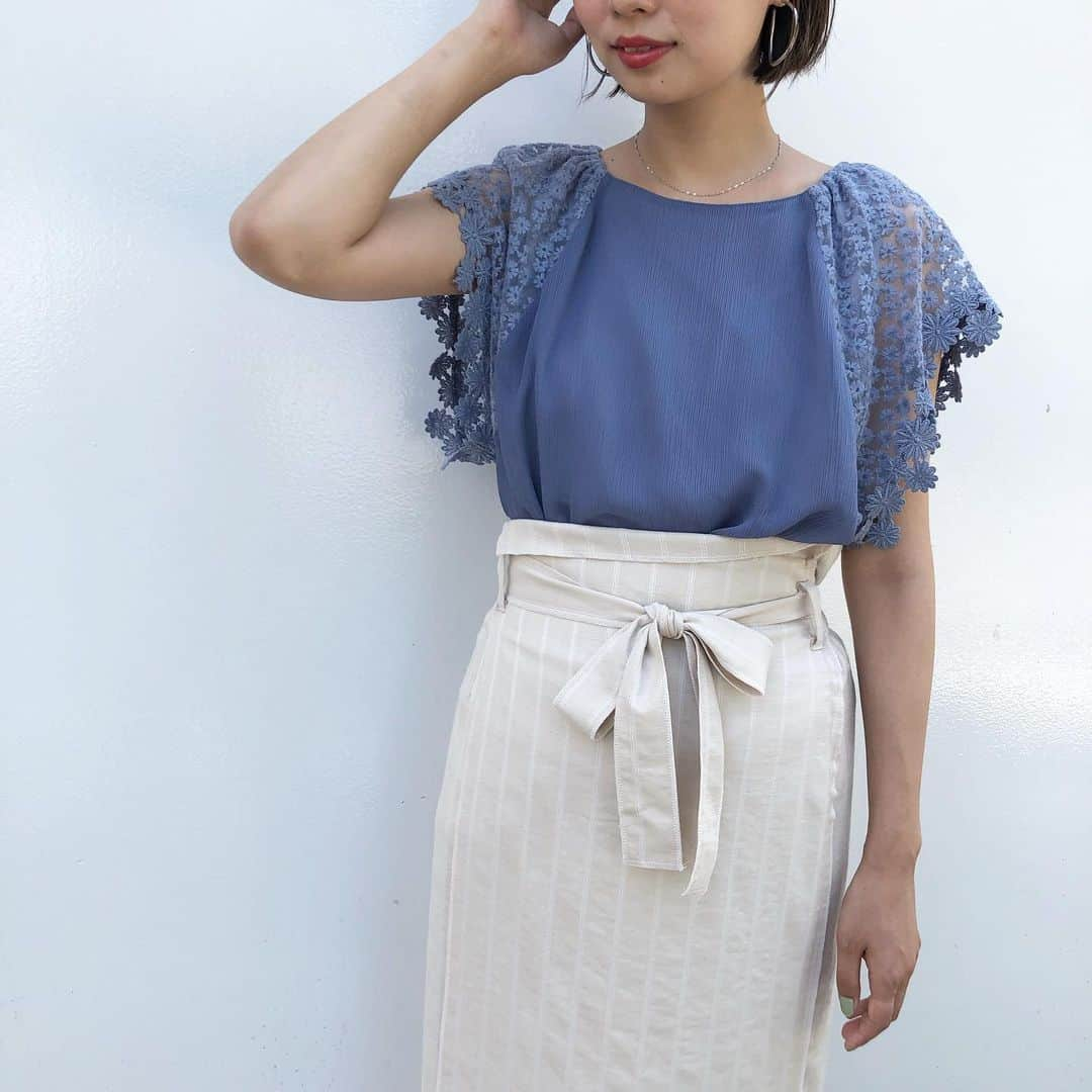 flower OFFICIAL WEB STOREさんのインスタグラム写真 - (flower OFFICIAL WEB STOREInstagram)「coordinate...❤️ . ✔️ flowering lace top ☞【305060306】キーワード検索可能🔍💕 ✔️ wrap stripe skirt ☞【305140286】キーワード検索可能🔍💕 …… 商品について等お気軽にコメント下さい＊ #flower #flowerwebshop #webshop  #通販サイト #ネットショッピング  #レディースファッション #love #girl #style #fashion #coordinate #shopping #tokyo  #lace #デザインスリーブ #ストライプ #stripe #skirt #スカート」6月28日 22時19分 - flower_web