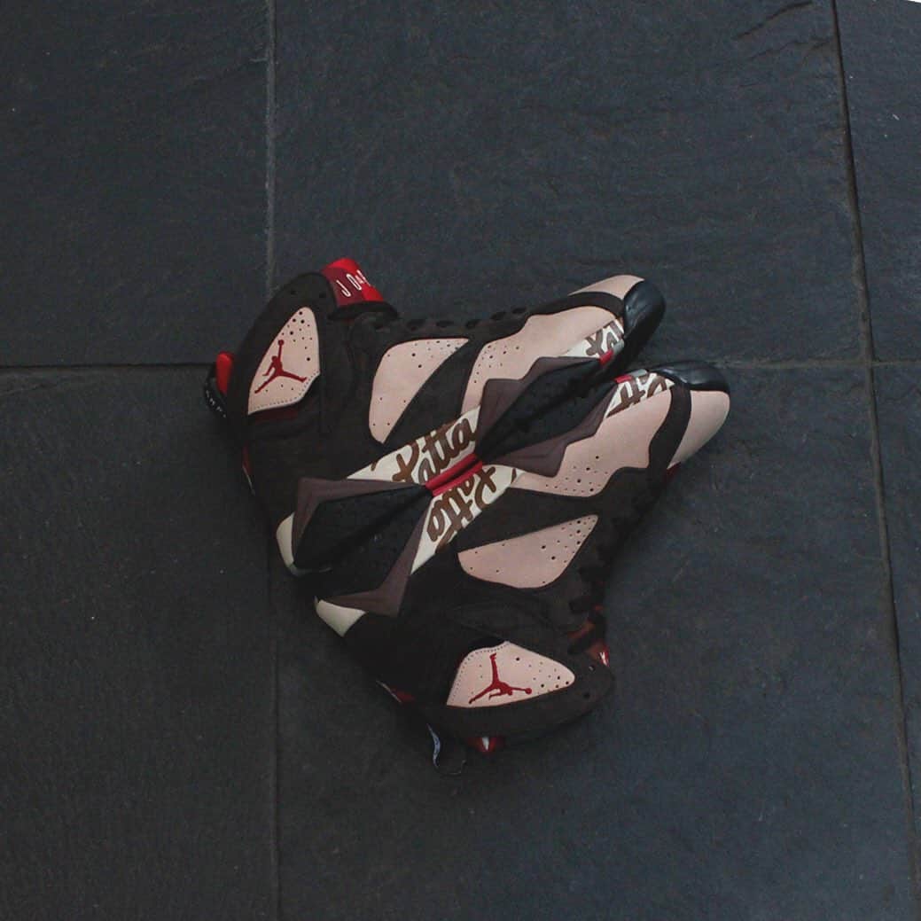 KICKS LAB. [ Tokyo/Japan ]さんのインスタグラム写真 - (KICKS LAB. [ Tokyo/Japan ]Instagram)「NIKE I "Air Jordan 7 Retro Patta" Shimmer/Tough Red/Velvet Brown/Mahogany Pink I Available in Store. #KICKSLAB #キックスラボ」6月28日 22時29分 - kickslab