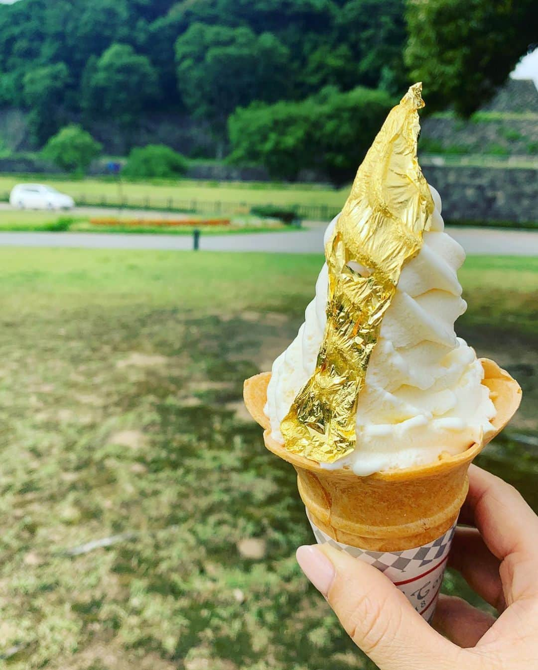 会田幸恵さんのインスタグラム写真 - (会田幸恵Instagram)「金沢へ！緑が美しい城下町。 海の幸も美味しく大好きな街です。 明日はダイアナプロポーションコンテスト北日本決勝大会！沢山美味しいものを頂いたので、張り切って司会を務めます🎤✨」6月28日 22時46分 - yukie.aida