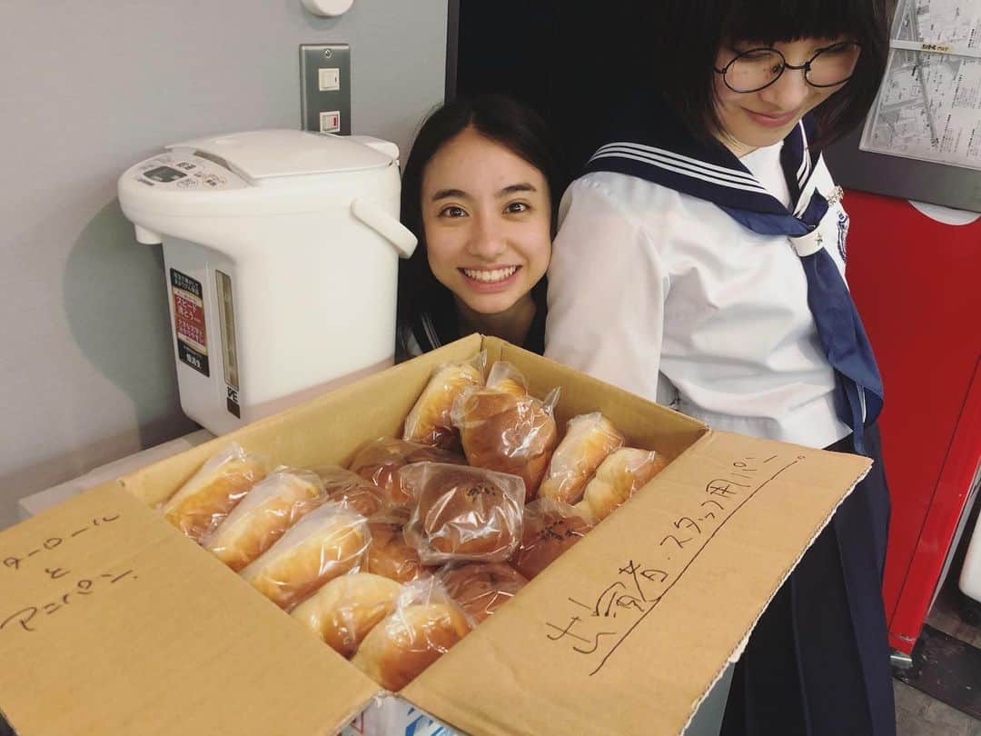 KANONさんのインスタグラム写真 - (KANONInstagram)「「PANKATTEKIMASU NIGHT!!!」 (パン買ってきますナイト!!!) 本当にカタオカセブンﾊﾟｲｾﾝが パン買って来て下さいました！！」6月28日 22時41分 - kanon_leaders
